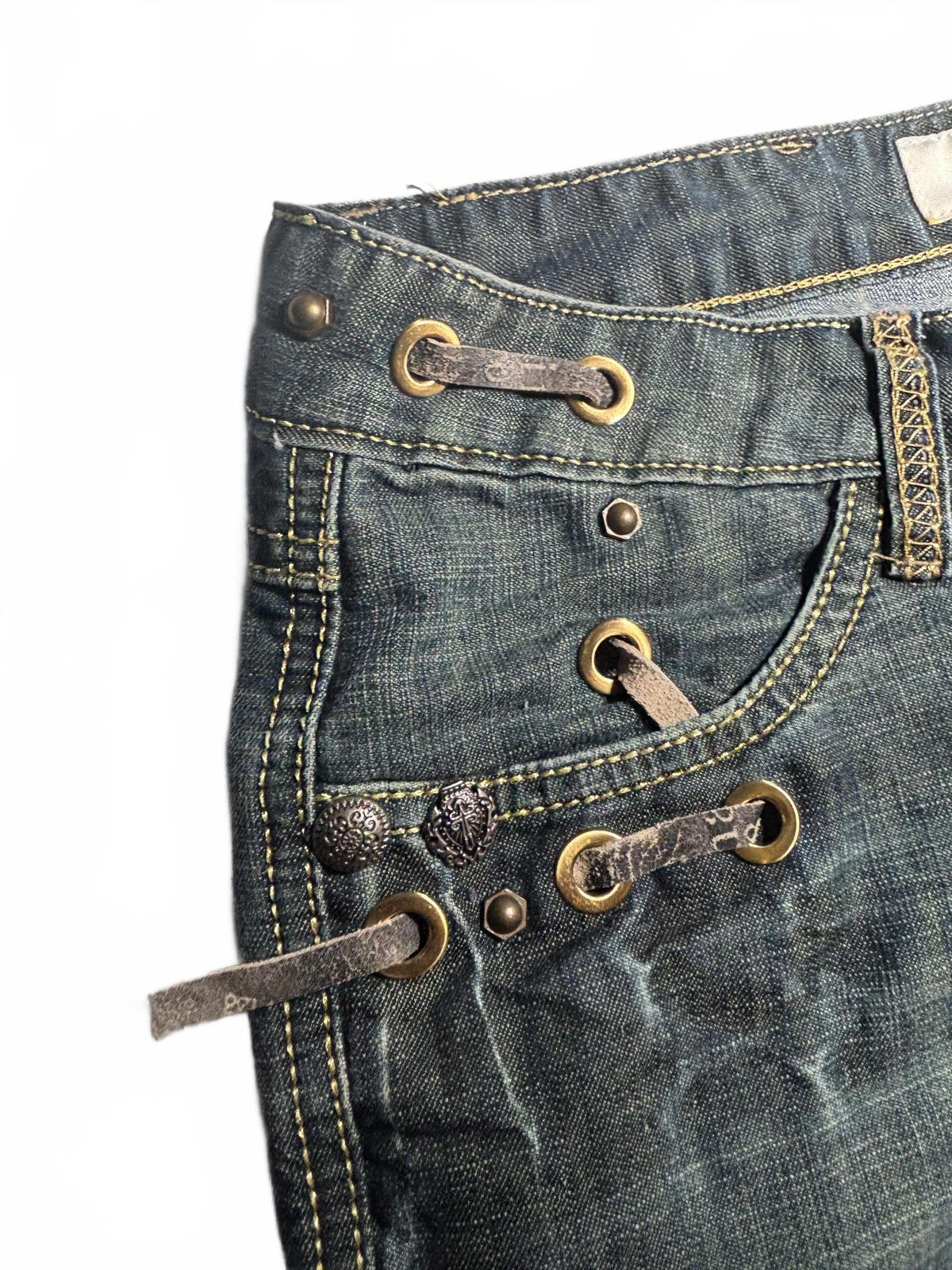 D&M Women's Boot Cut Jeans Size 30 Denim Stylish Eyelet Detail - Come Sell Nearly Anything