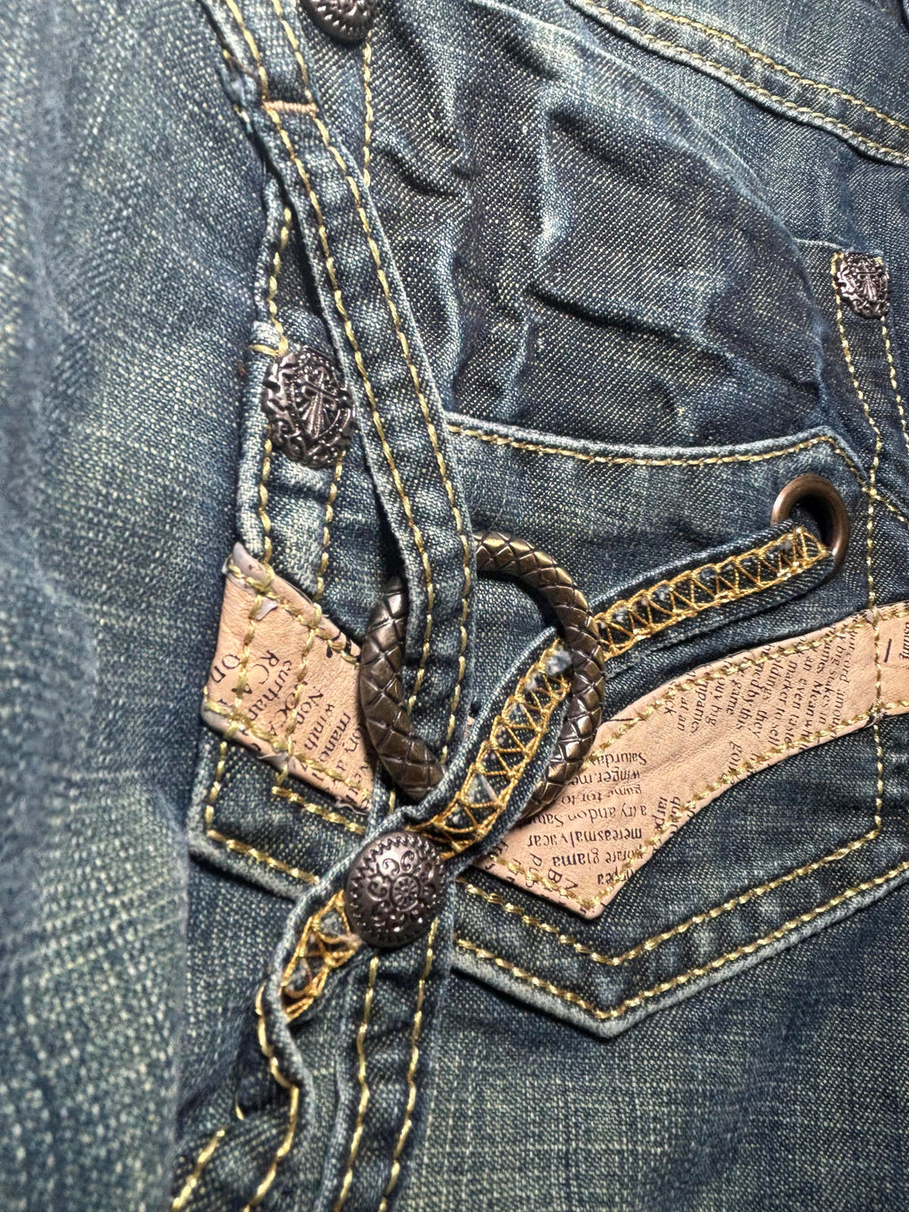 D&M Women's Boot Cut Jeans Size 30 Denim Stylish Eyelet Detail - Come Sell Nearly Anything