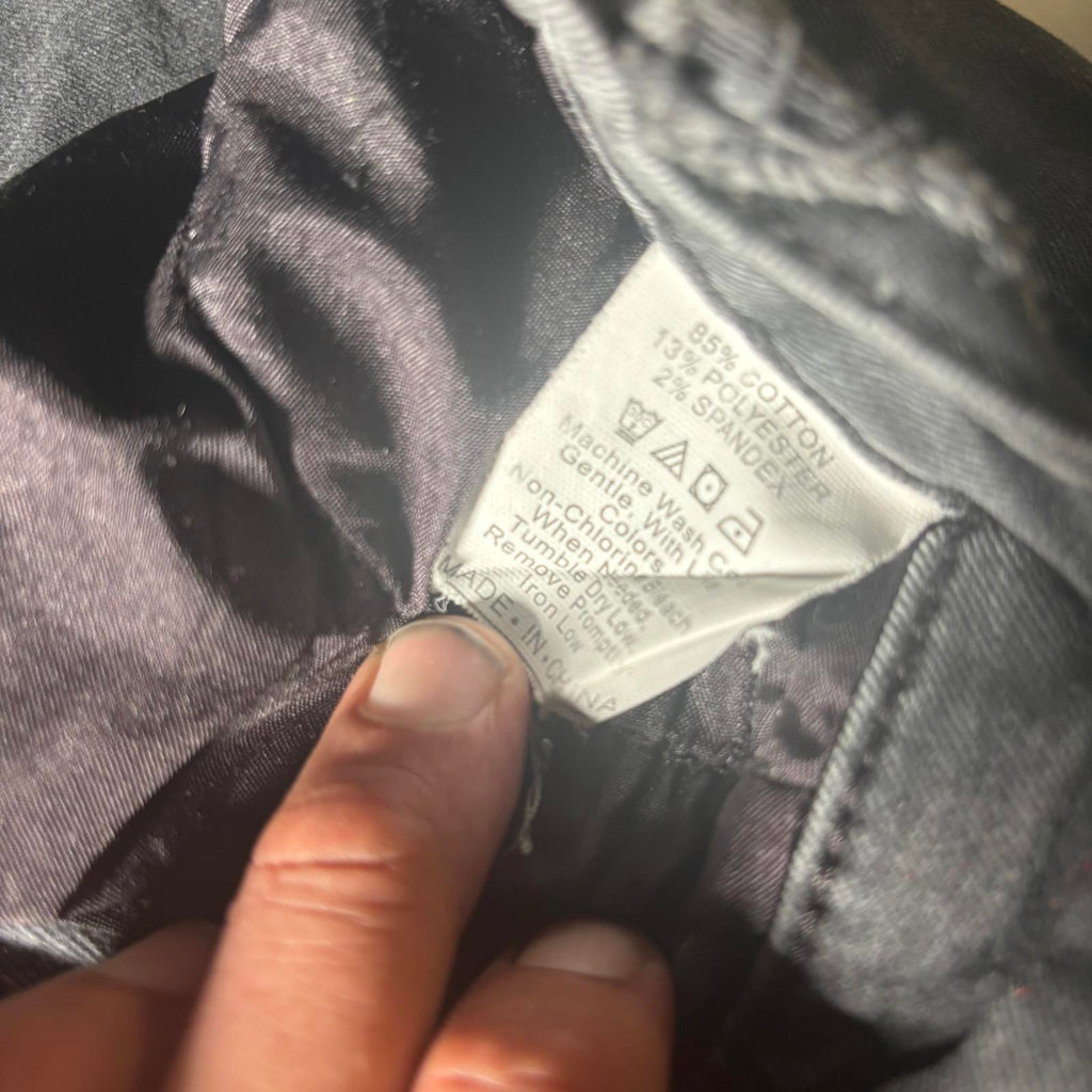 Minx & Moss Women's Denim Shorts Size Waist 36 cm - Come Sell Nearly Anything