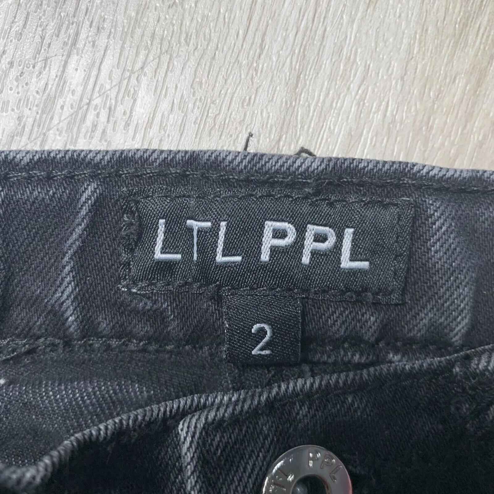 LTL PPL Denim Shorts Size 2 Black Unisex Pre Owned.