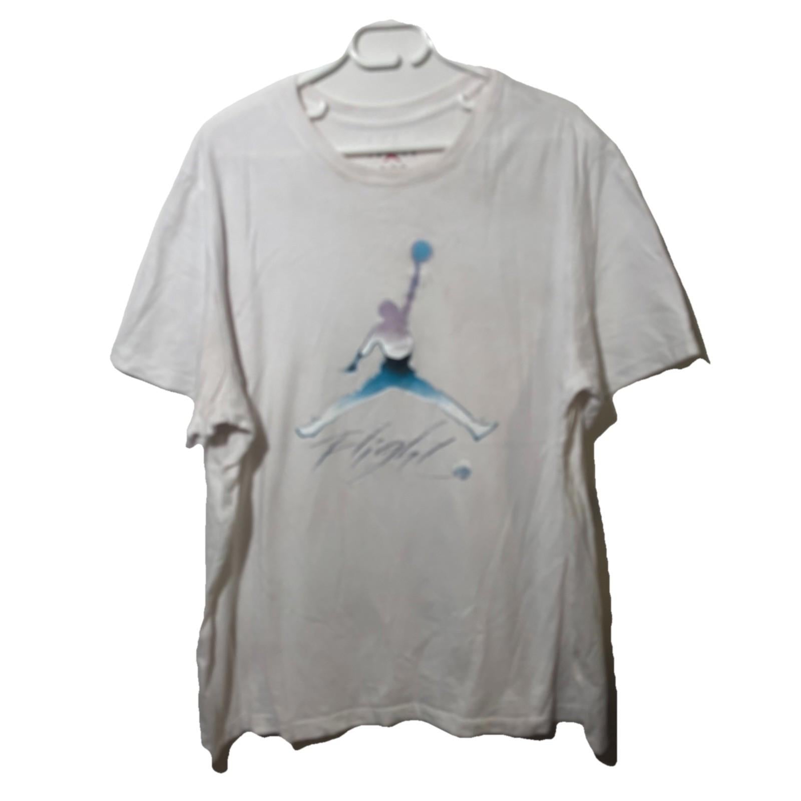 Jordan White Medium T-Shirt Vintage Style #Streetwear #Jordan #Medium - Come Sell Nearly Anything