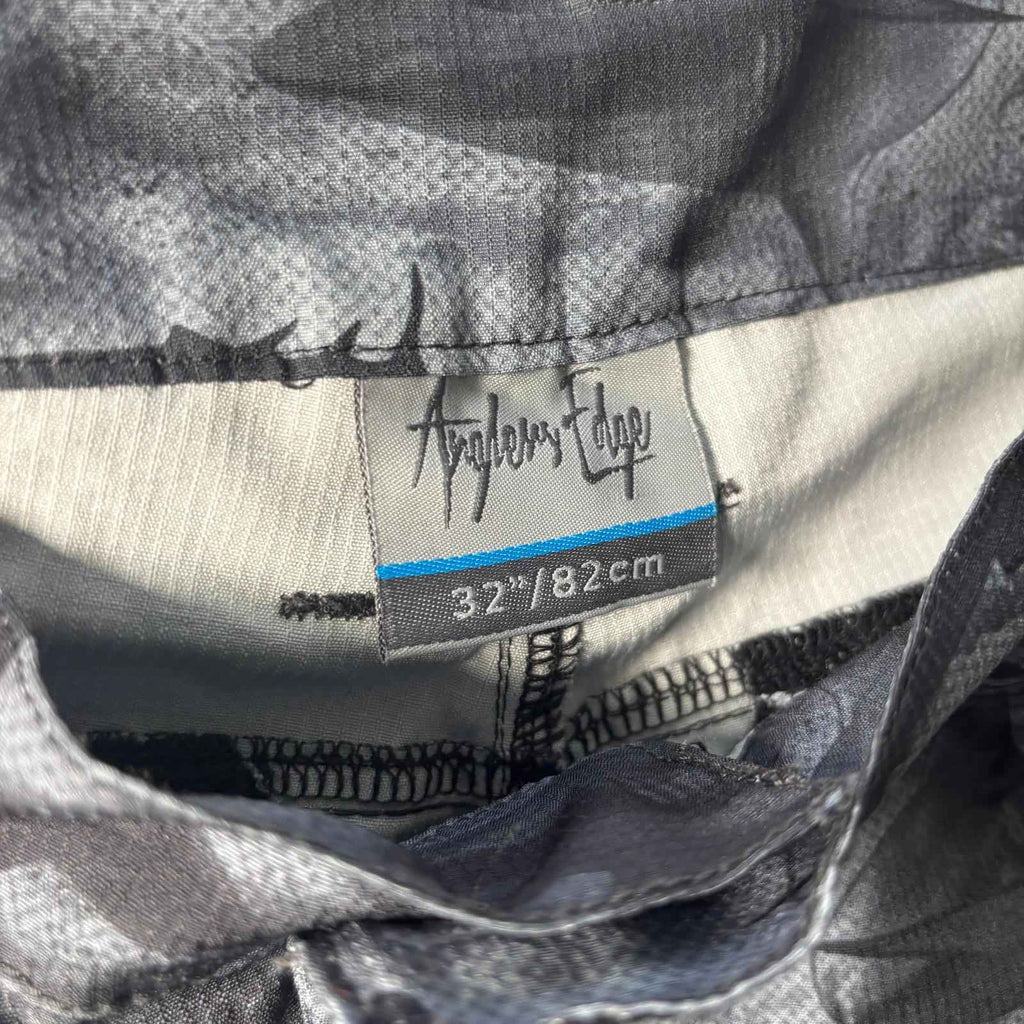 Anglers Edge Men's Cargo Shorts 32 Waist Shark Print