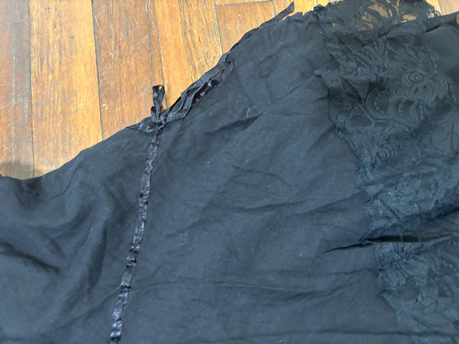 Black Tiered Skirt with Lace Detail, Size XL Fashion Fair Vintage - Come Sell Nearly Anything