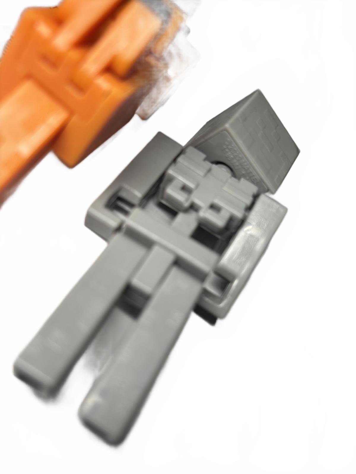 Minecraft Mini Figure Hay Series 21 1" Red Fox & Grey Skeleton Figure Mojang