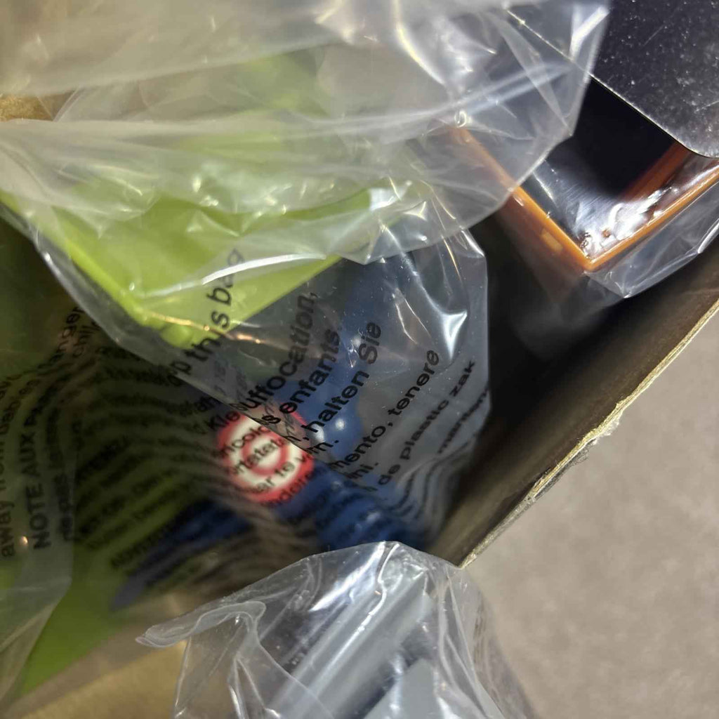 KUNG ZHU PETS SPECIAL FORCES TRAINING GROUND AGES 4+ 2010 SEALED Inside