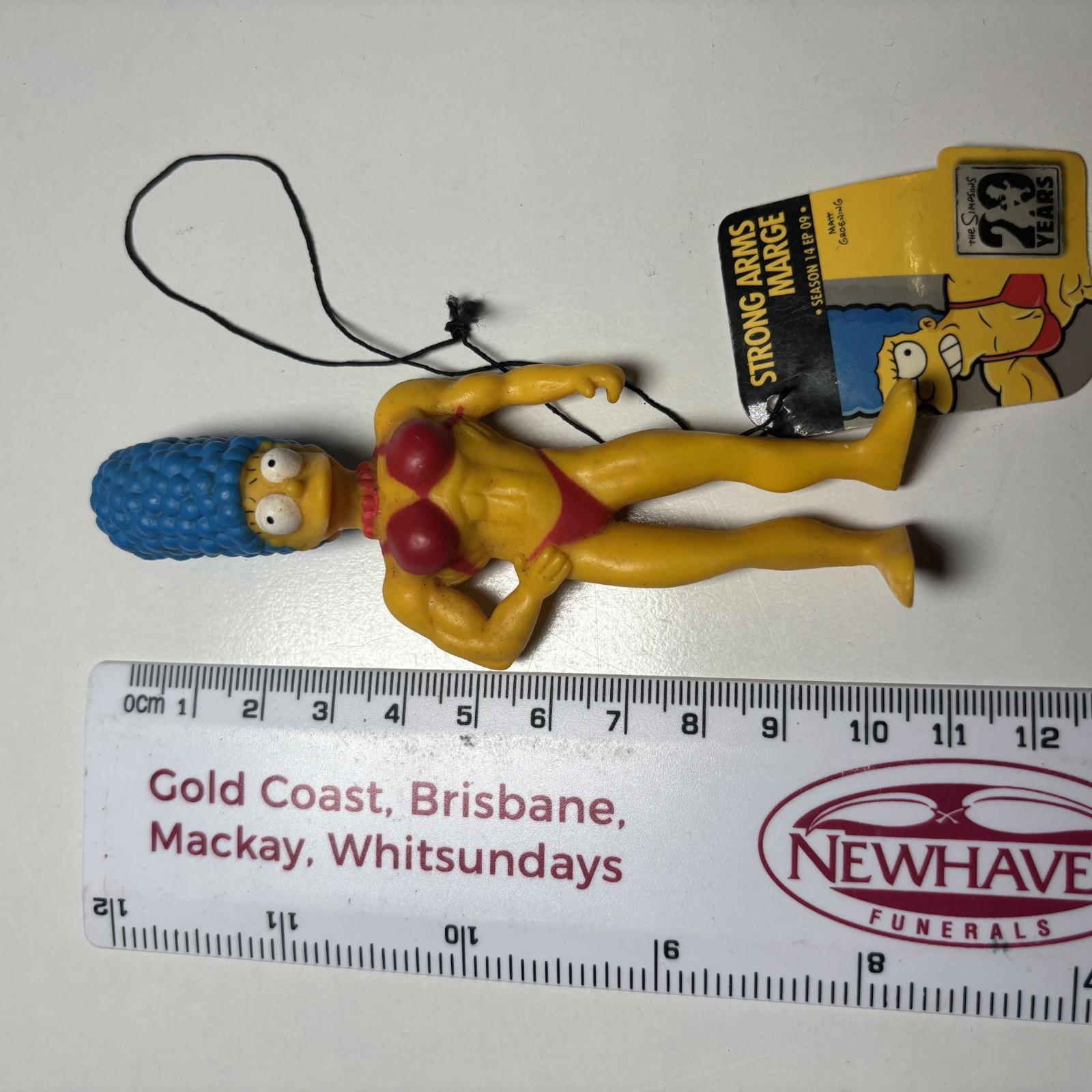 The Simpsons Figurines Plastic Era 2006 Muscle Strong Arm Marge Brand New