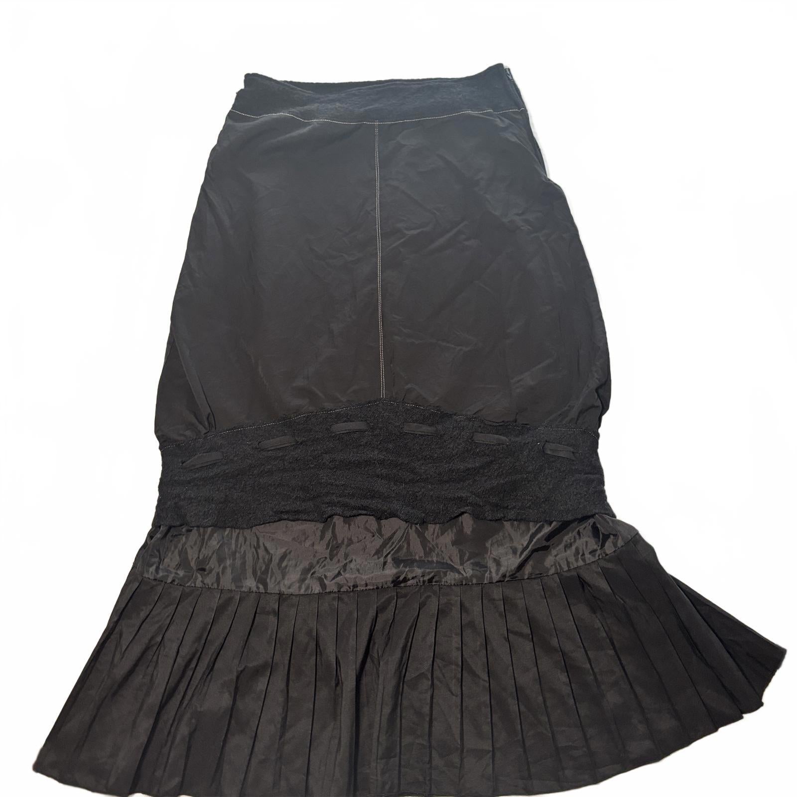 Leaf Black Pleated Skirt Size 10 Y2K Goth Vintage Style