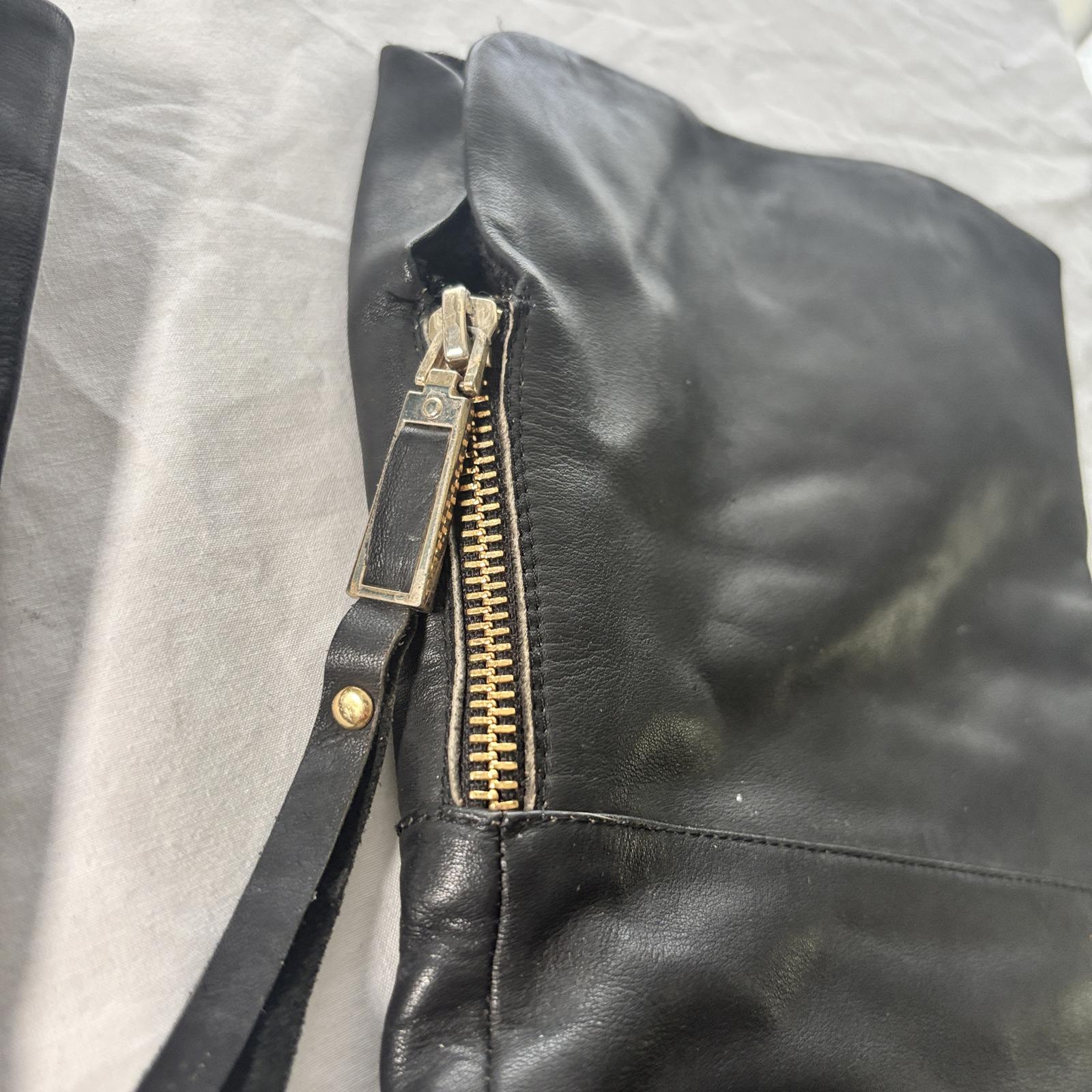 VTG Sapiniere Women's Black Knee-High Leather Boots Size 7.5 Heeled Elegant