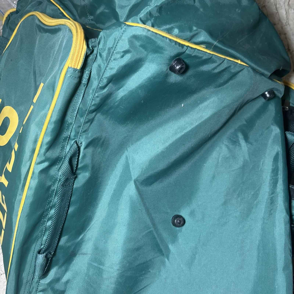 Rare Vintage 1990s ? Australia Volleyball  Team Asics Sports Duffel