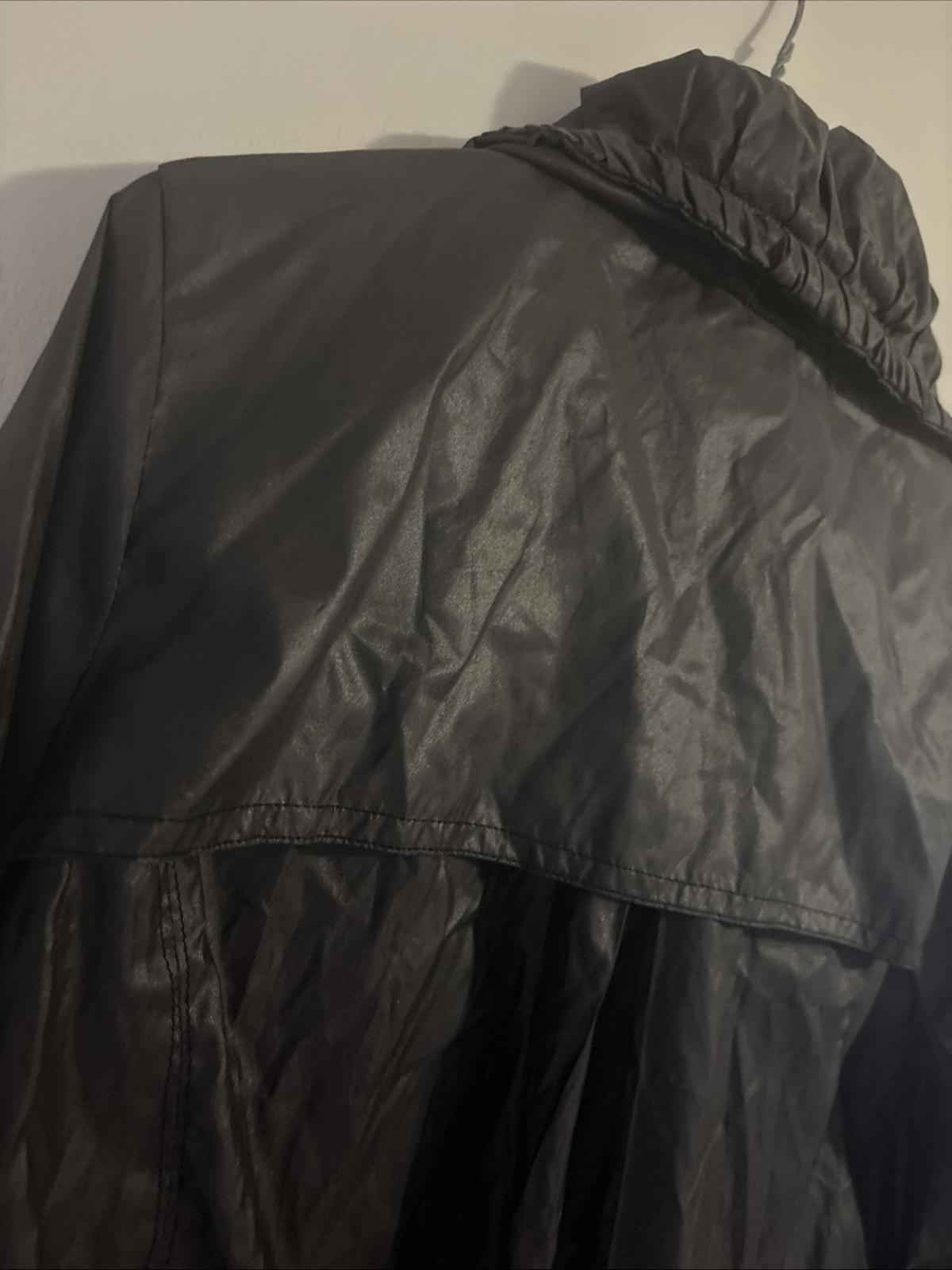 FOREVER NEW WOMEN  Dark Grey Rain Cropped Lined JACKET  SIZE 16