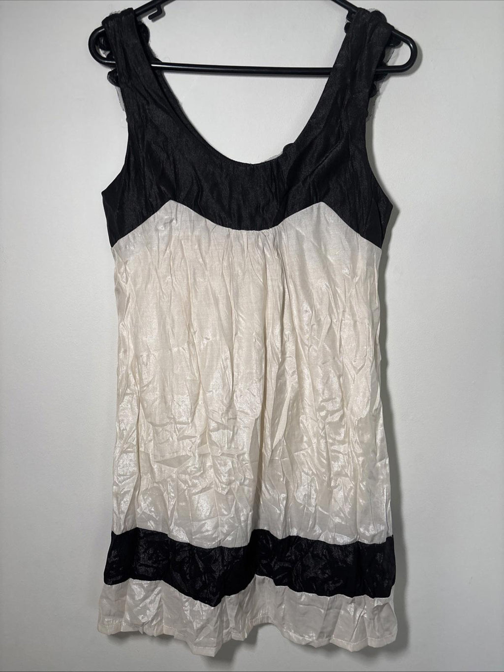 Avocado Size 8 Women's Black and White Floral Applique Dress - Come Sell Nearly Anything