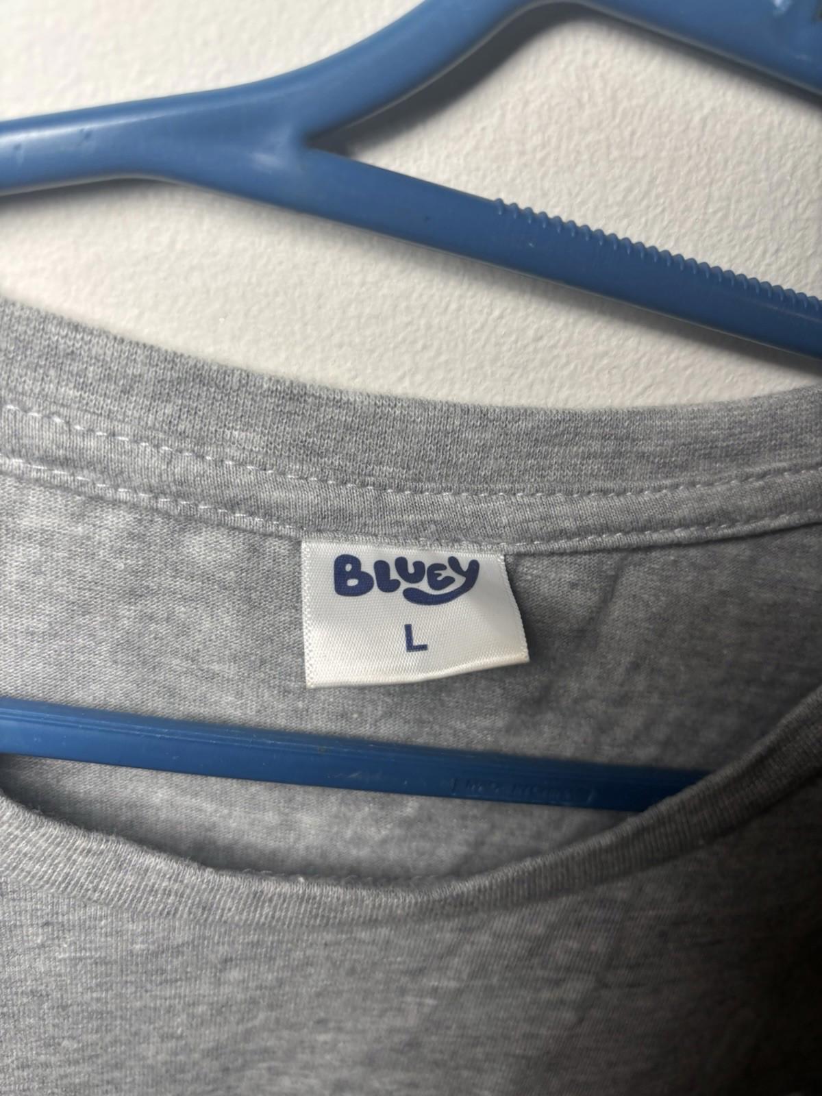 Bluey Large Grey Graphic T-Shirt Menswear Cartoon Dog Print - Come Sell Nearly Anything