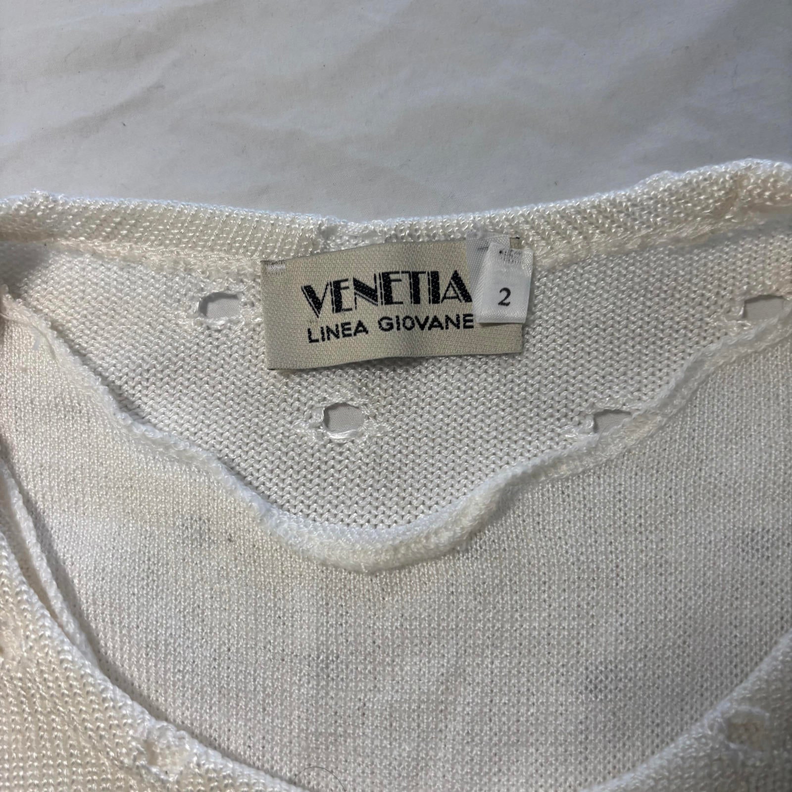 Venetia Linea Giovane Women's Short Sleeve Knit Top - White, Size 2 VTG - Come Sell Nearly Anything