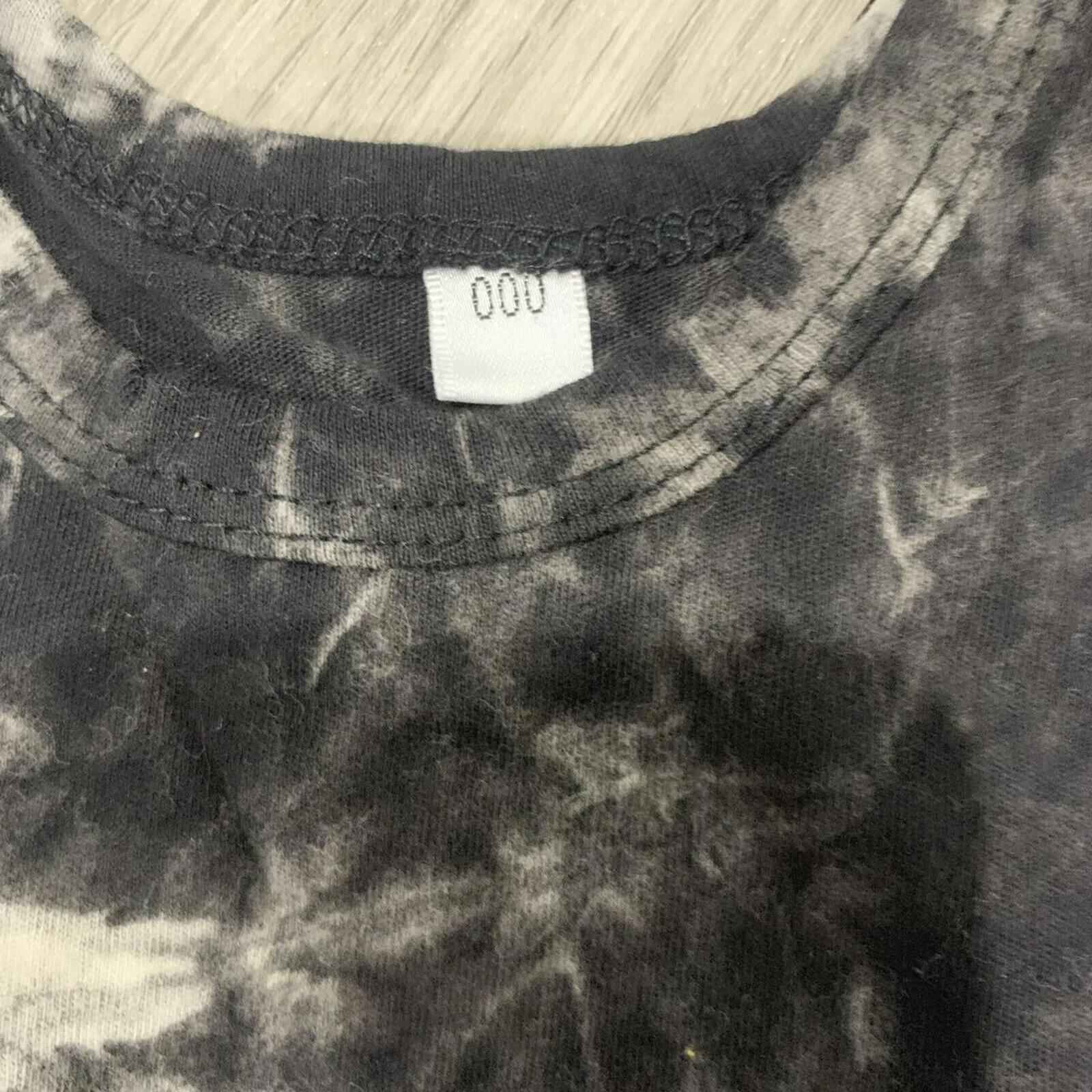 Duke of London baby bodysuit - Rare Feather Design Size 000.