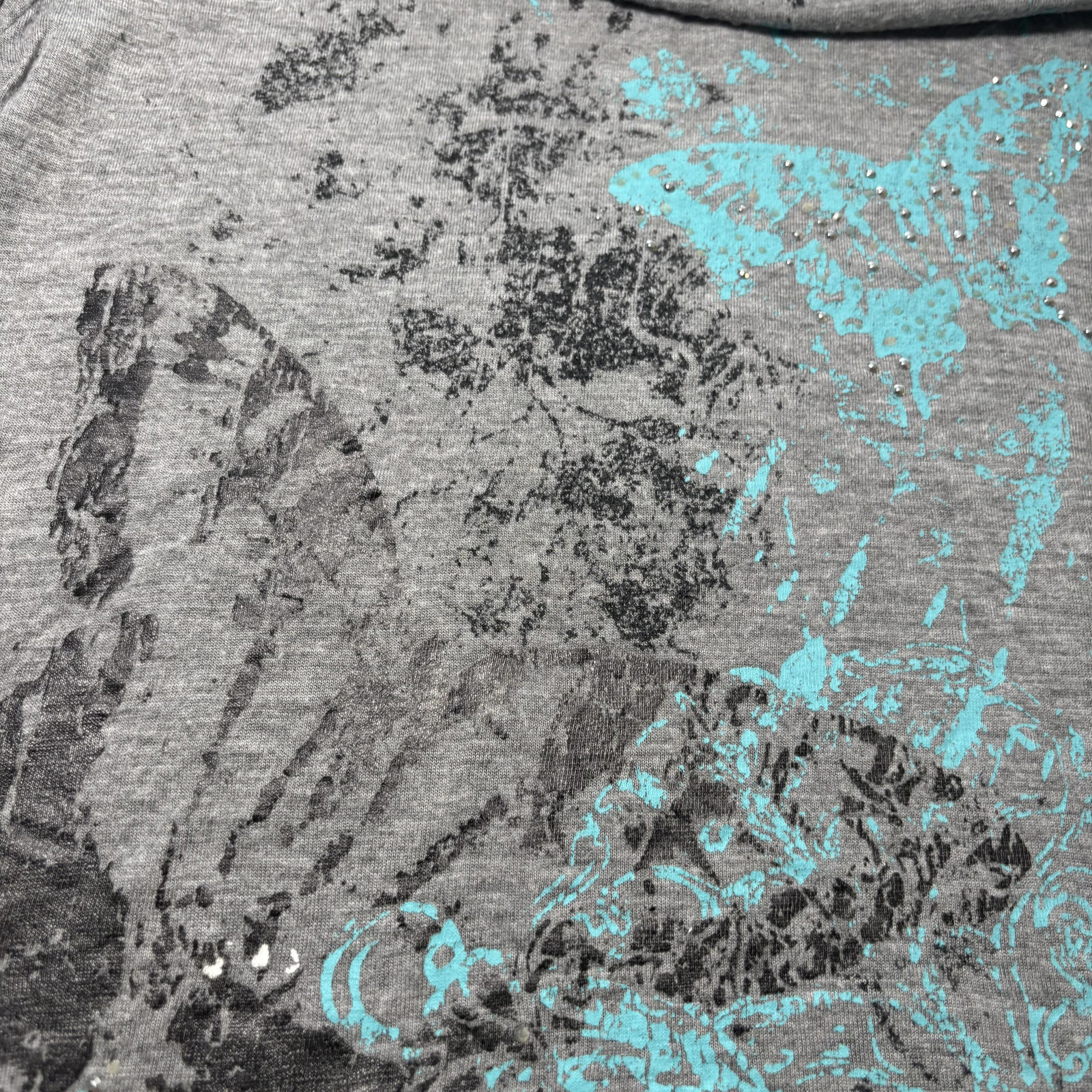 Ram Page Medium Women's Grey Graphic T-Shirt - Come Sell Nearly Anything