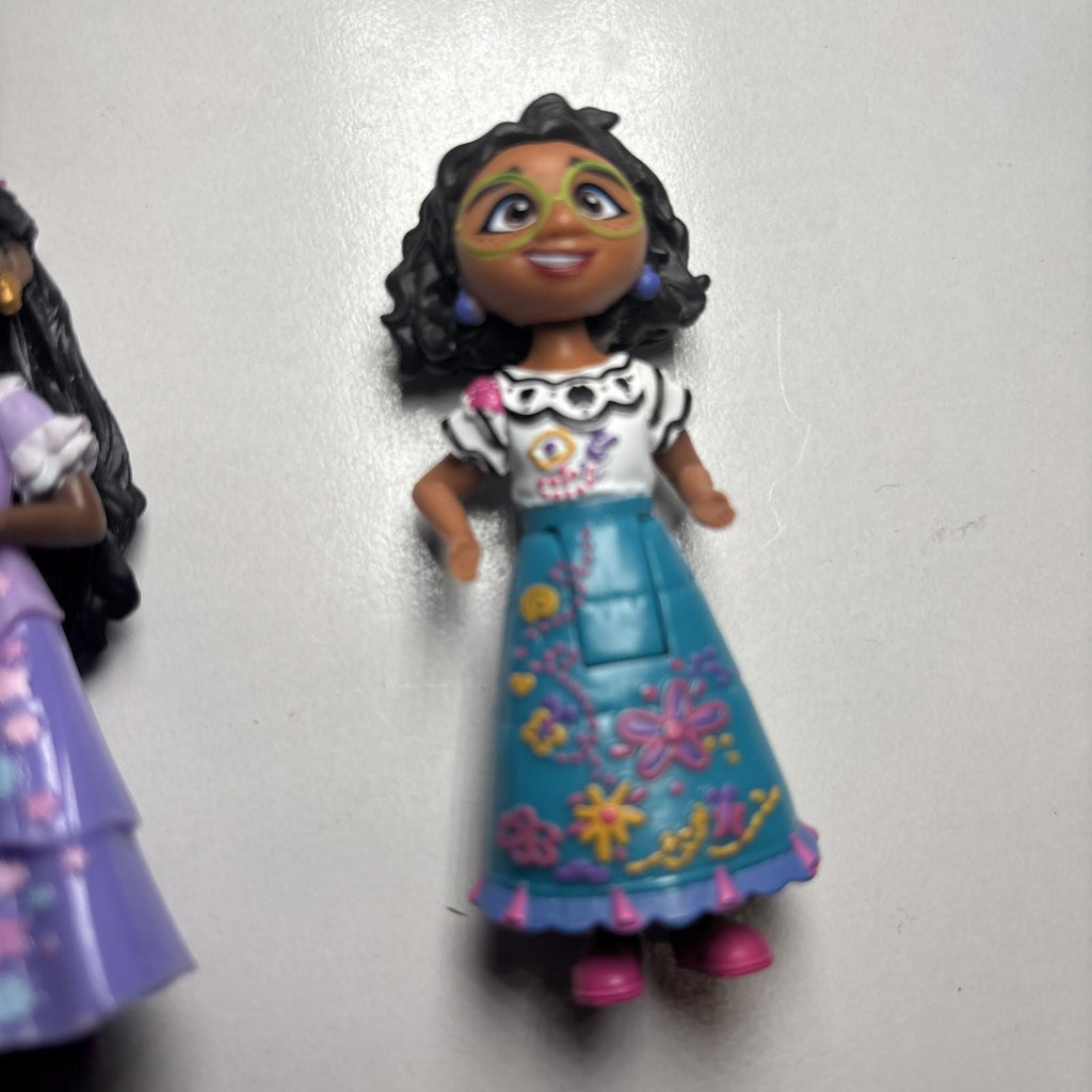 Disney Encanto Mini Figures Mirabel, Isabela, Julieta