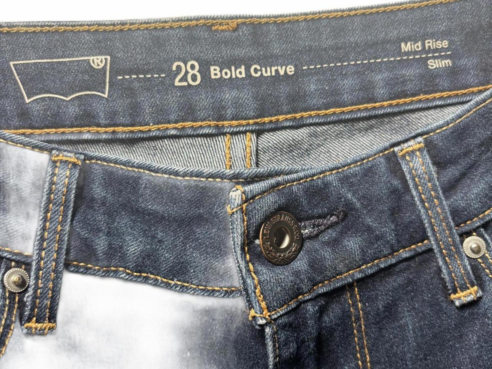 Levi's Women's Slim Jeans Size 28 Bold Curve Mid Rise - Come Sell Nearly Anything