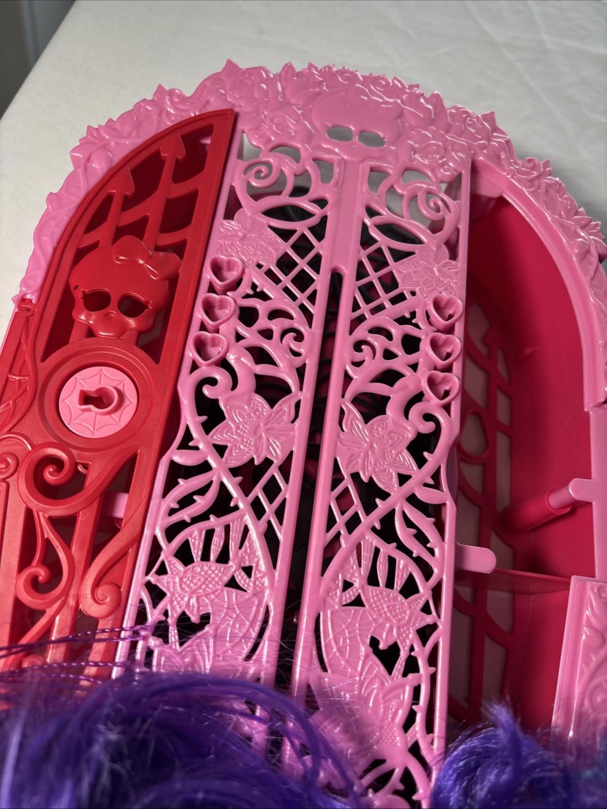 Monster High Dolls incl Skulltimate Secrets Spectra Vondergeist Clawdeen Wolf