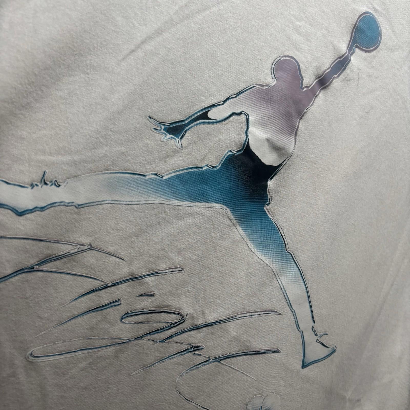Jordan White Medium T-Shirt Vintage Style #Streetwear #Jordan #Medium - Come Sell Nearly Anything