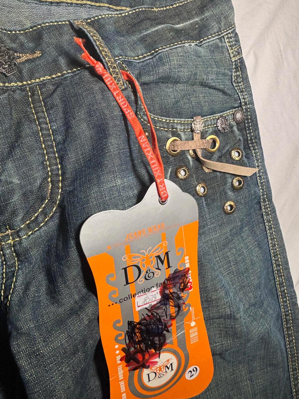 D&M Women's Boot Cut Jeans Size 30 Denim Stylish Eyelet Detail - Come Sell Nearly Anything