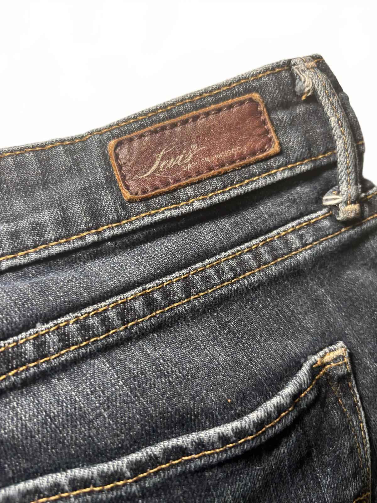 Levi's Men's Jeans Size Waist 43 cm, Inner Leg 84 cm, Length 106 cm