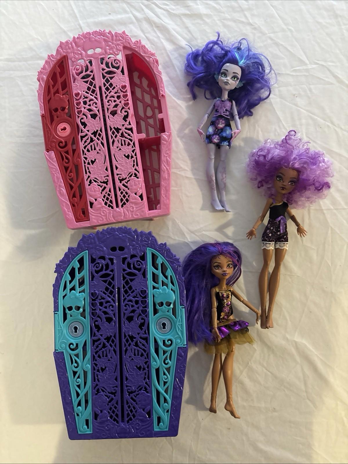 Monster High Dolls incl Skulltimate Secrets Spectra Vondergeist Clawdeen Wolf