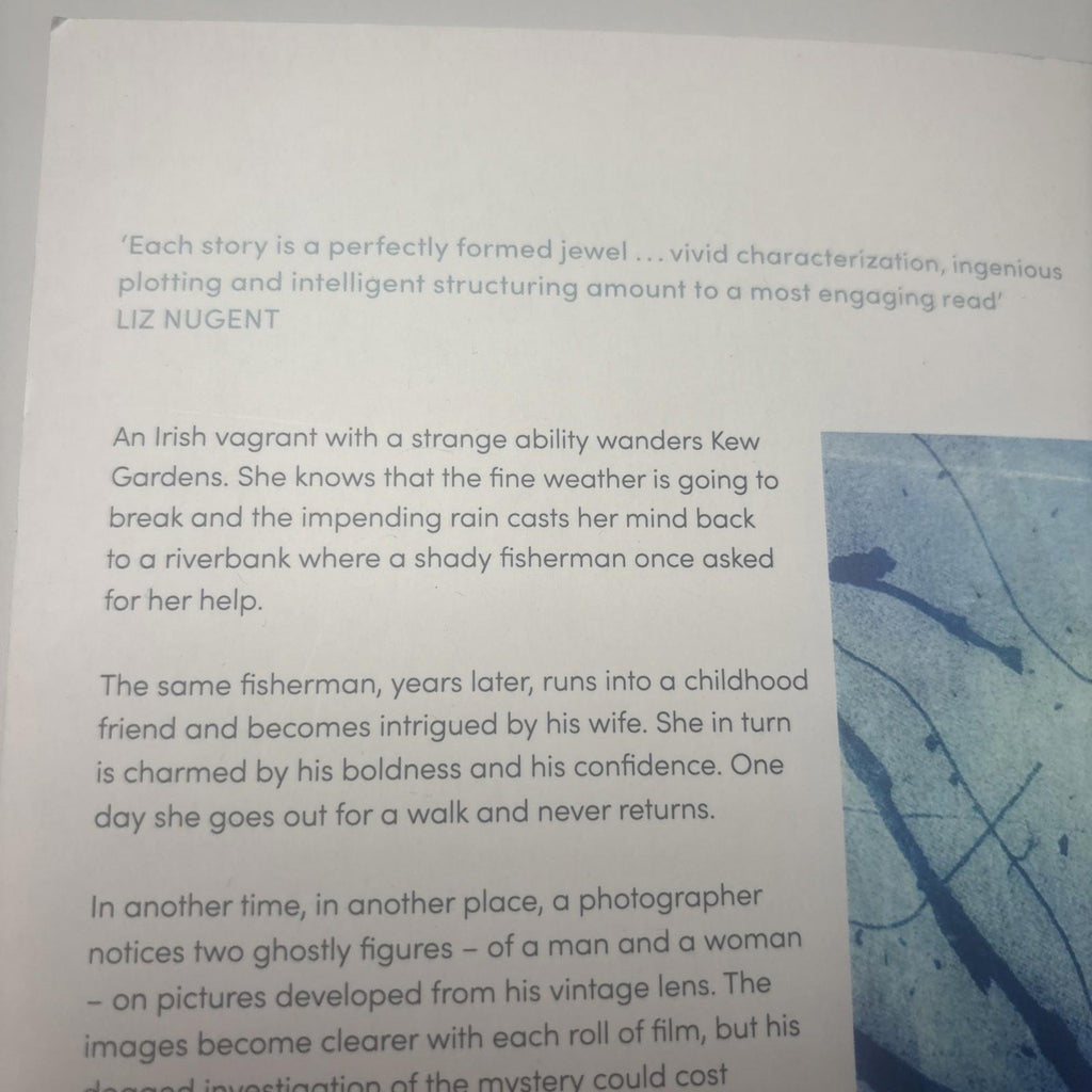 Catchlights by Niamh Prior (English) Paperback Book - Come Sell Nearly Anything