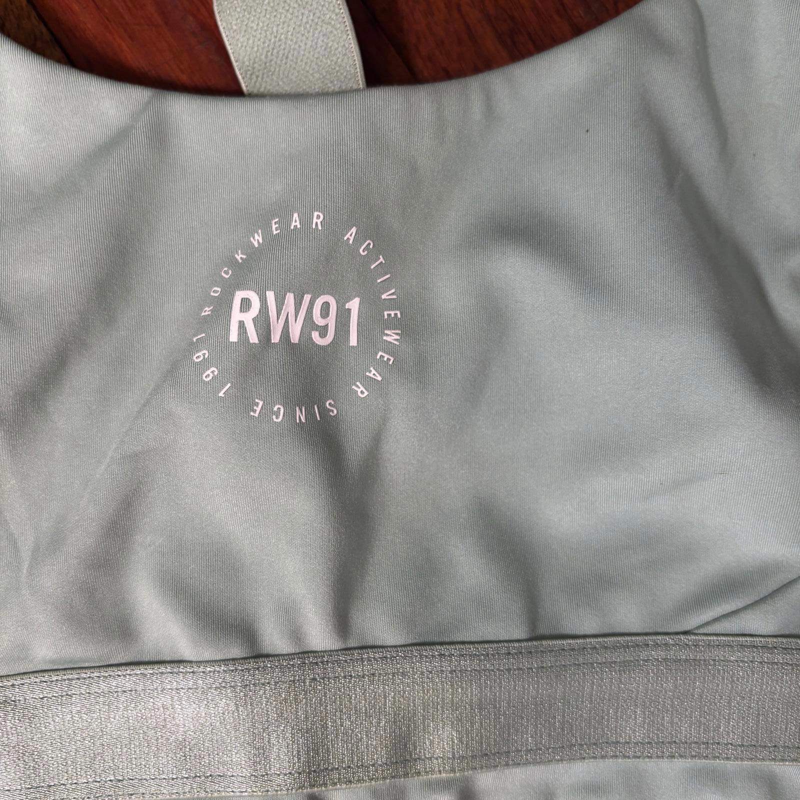 Rockwear Women's Activewear Sports Bra Size 8 - Come Sell Nearly Anything