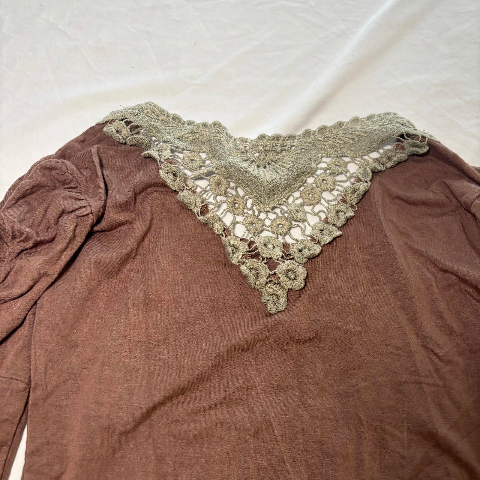 Hearts & Roses Women's Long Sleeve Top Size M Brown Embellished - Come Sell Nearly Anything