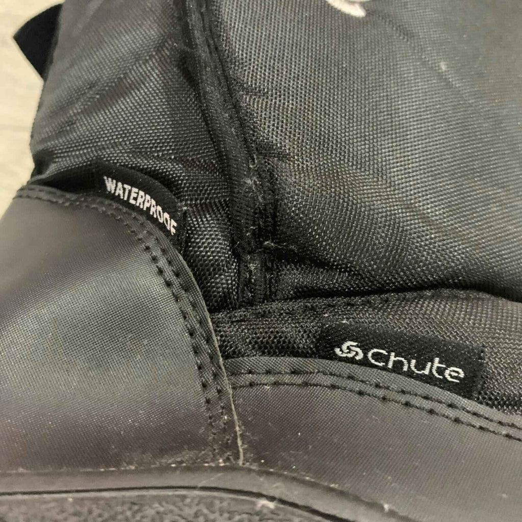 Unisex Kids CHUTE Black US 13 Uk 12.5 Snow Waterproof Boots / Shoes Like New.