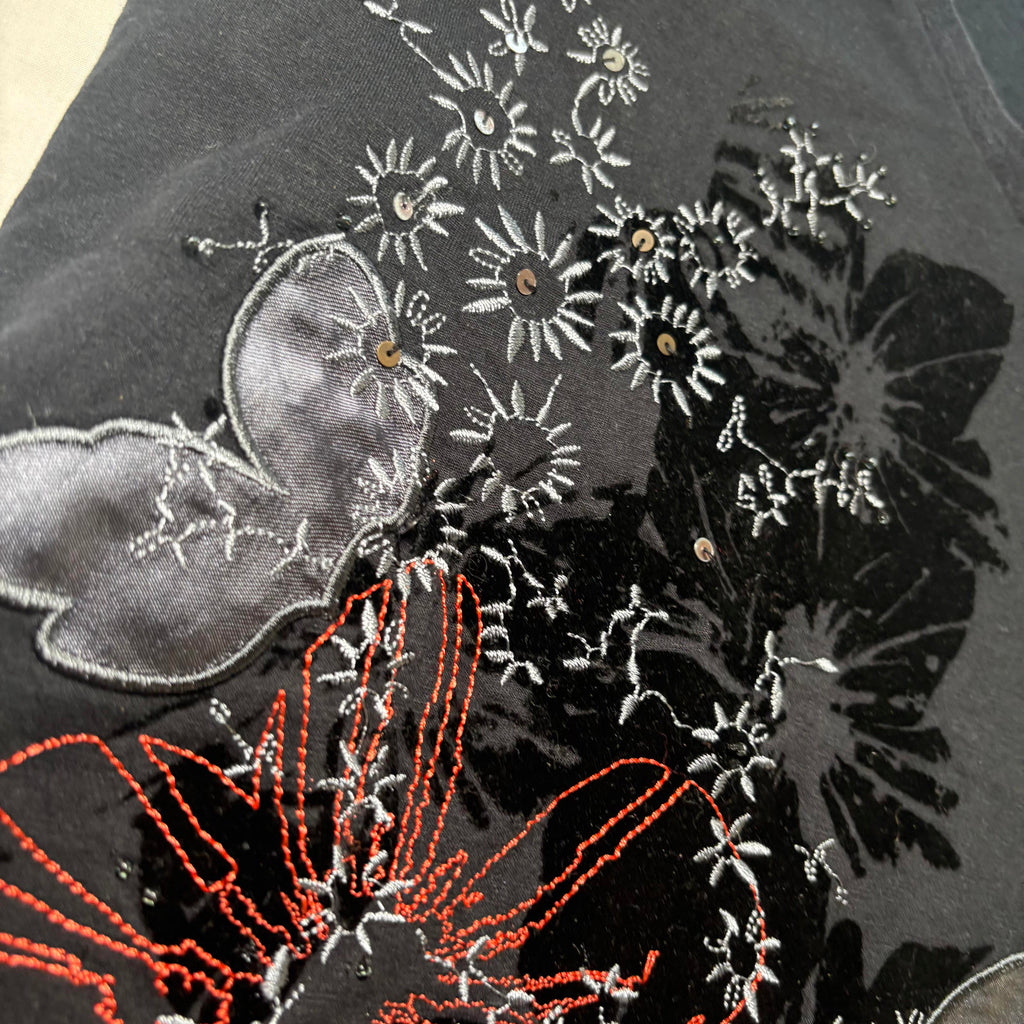 JAG XS Women's Black Floral Embroidered V-Neck T-Shirt - Come Sell Nearly Anything