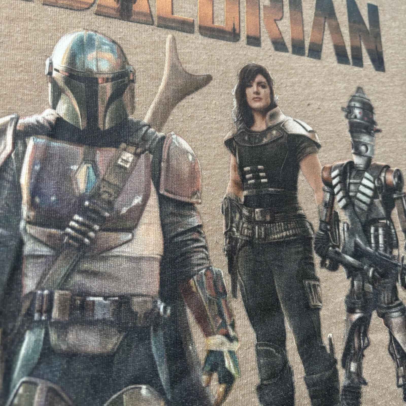 Star Wars The Mandalorian Men's Large Graphic T-Shirt