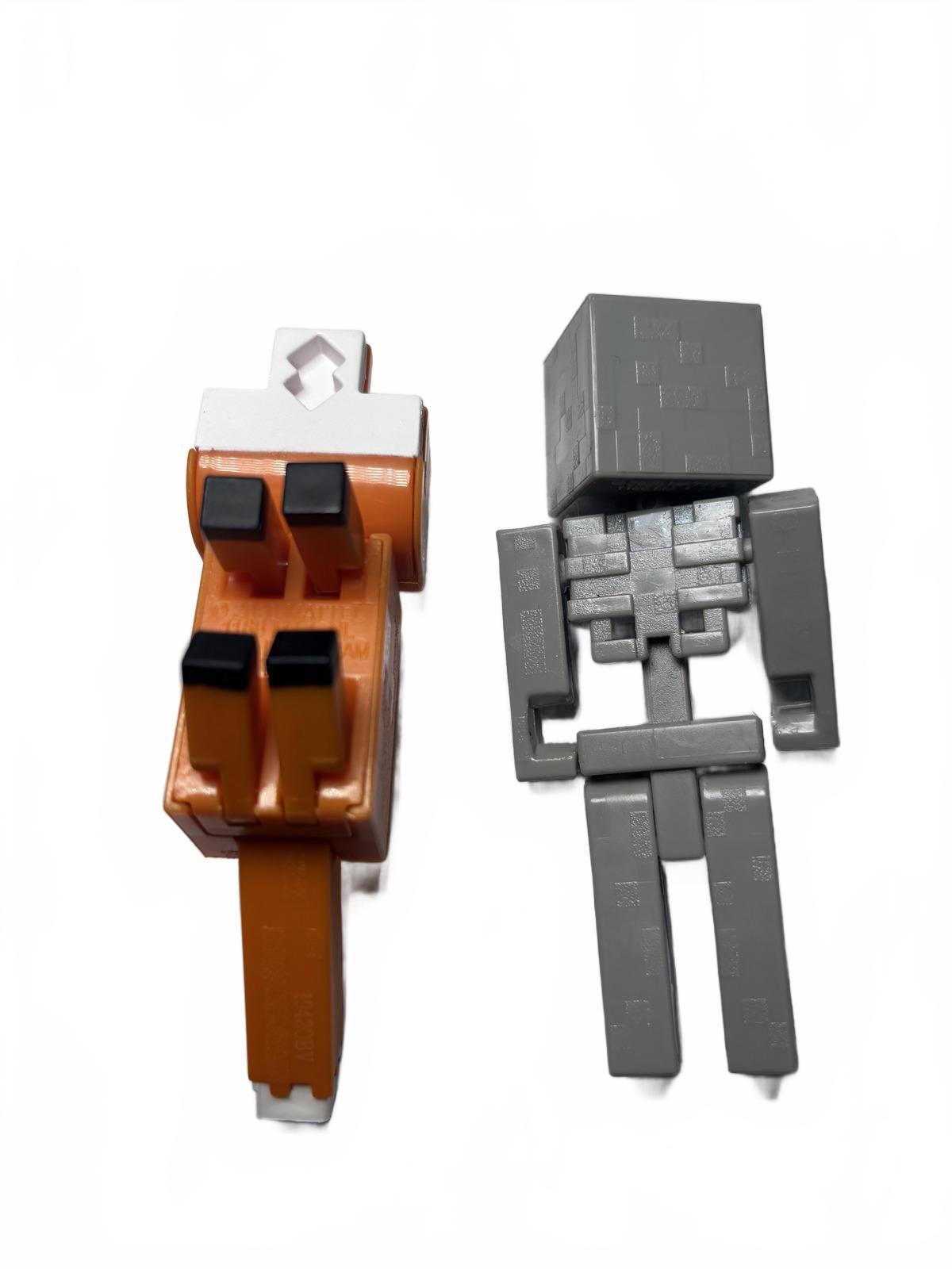 Minecraft Mini Figure Hay Series 21 1" Red Fox & Grey Skeleton Figure Mojang