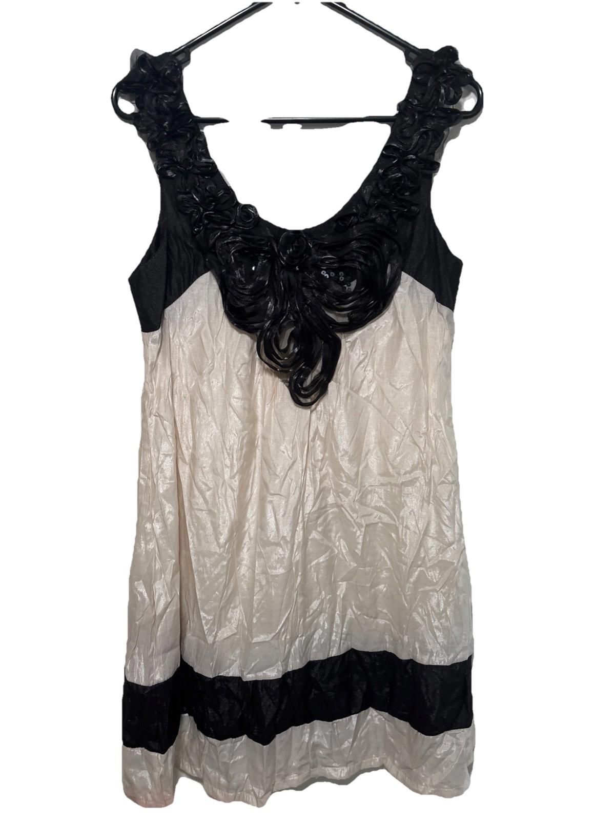 Avocado Size 8 Women's Black and White Floral Applique Dress - Come Sell Nearly Anything