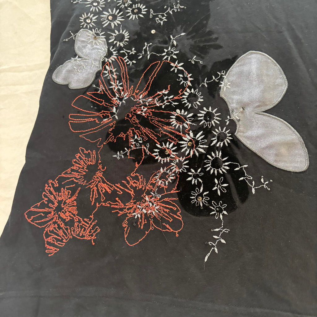 JAG XS Women's Black Floral Embroidered V-Neck T-Shirt - Come Sell Nearly Anything