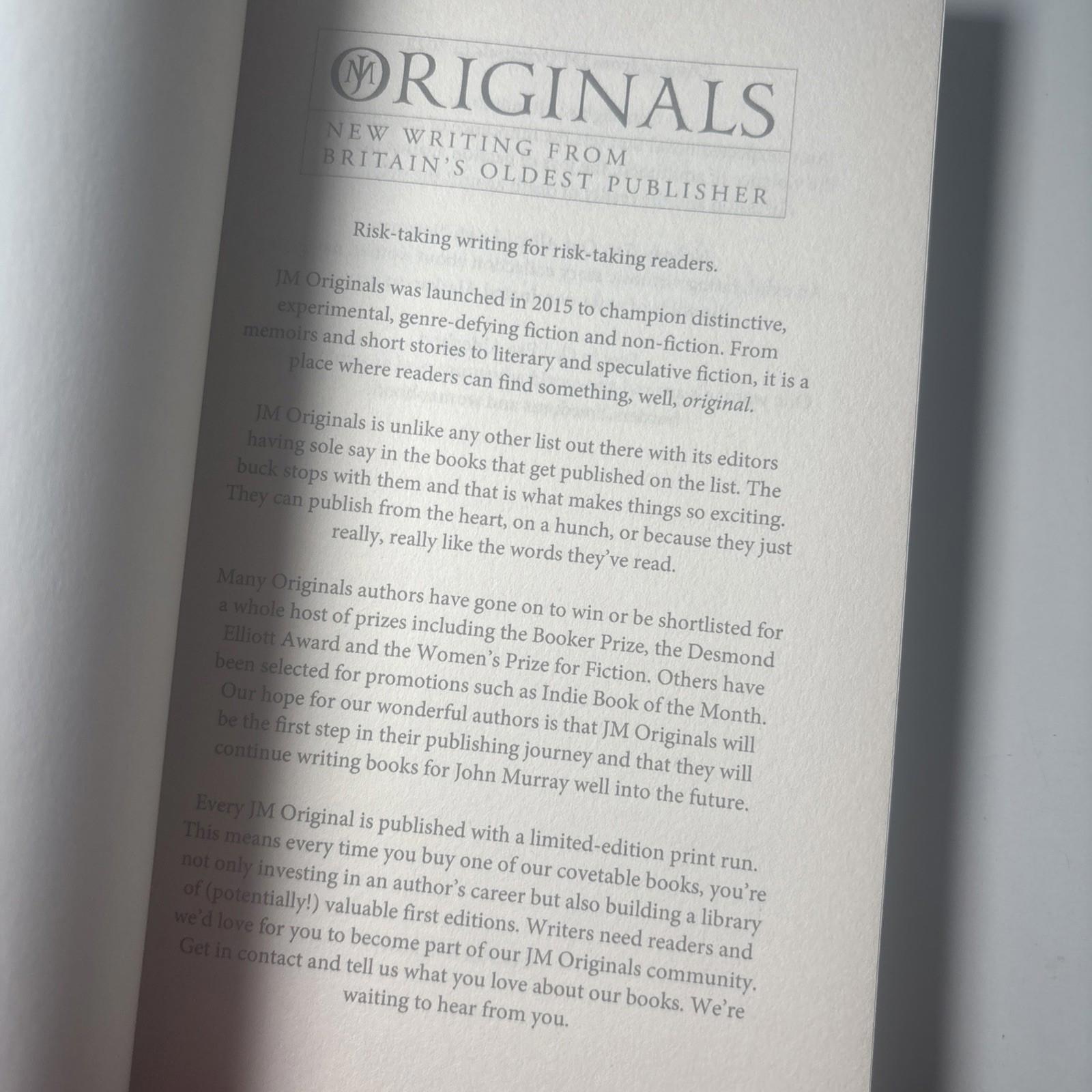 Catchlights by Niamh Prior (English) Paperback Book - Come Sell Nearly Anything