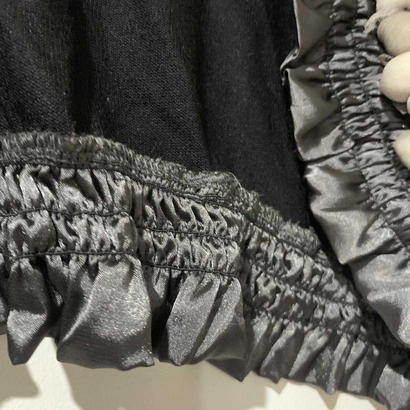 Johnston & Bell Size 10 Women's Black Decorative Cardigan Sweater - Come Sell Nearly Anything