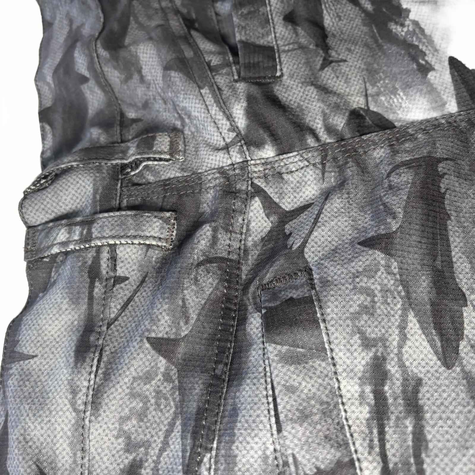 Anglers Edge Men's Cargo Shorts 32 Waist Shark Print