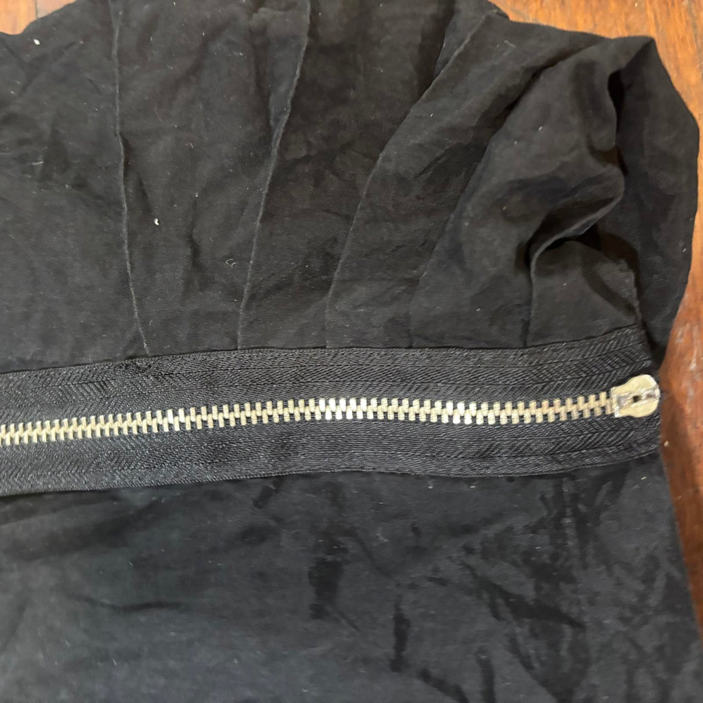 Valleygirl Black Skirt with Zipper Detail Size 12 - Come Sell Nearly Anything