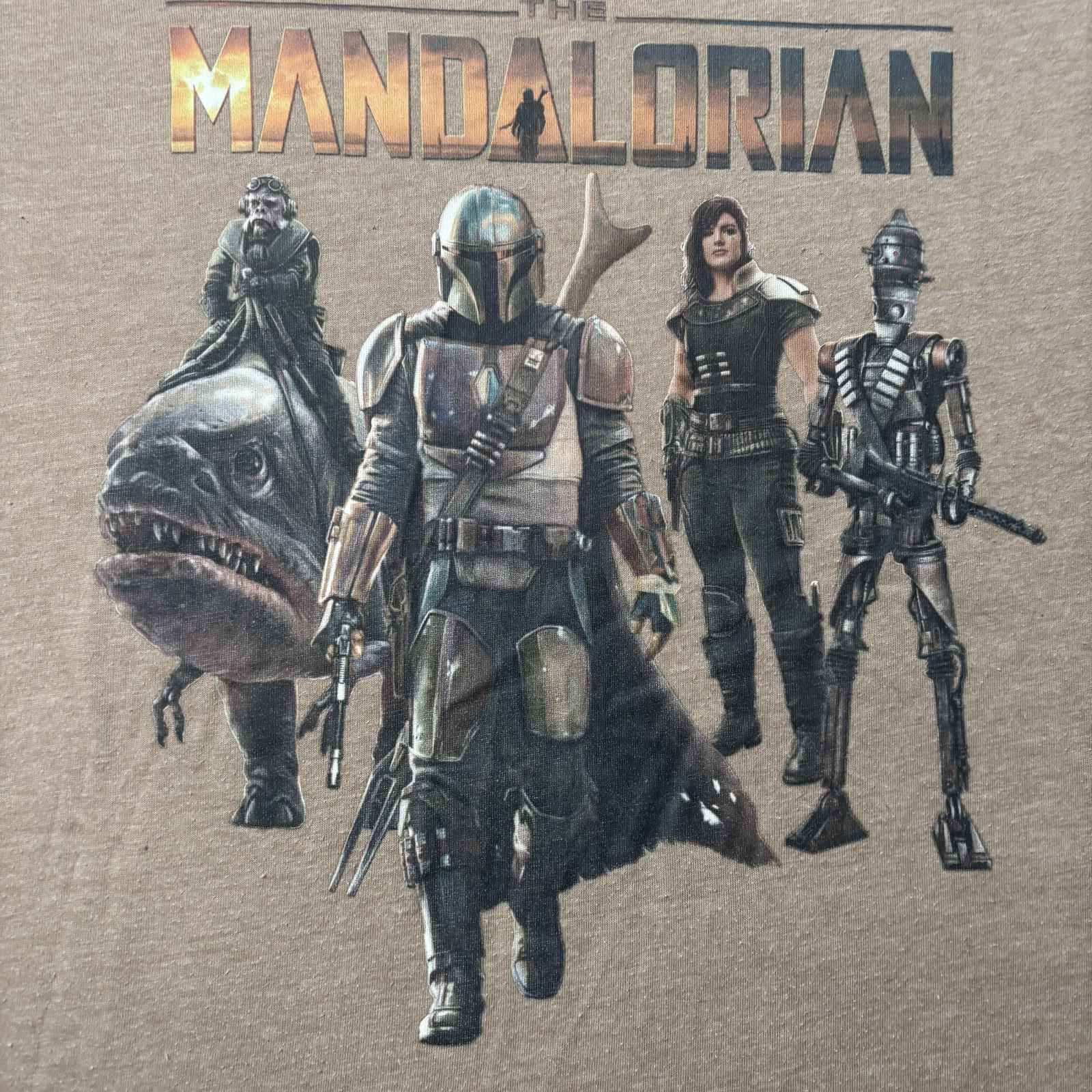 Star Wars The Mandalorian Men's Large Graphic T-Shirt