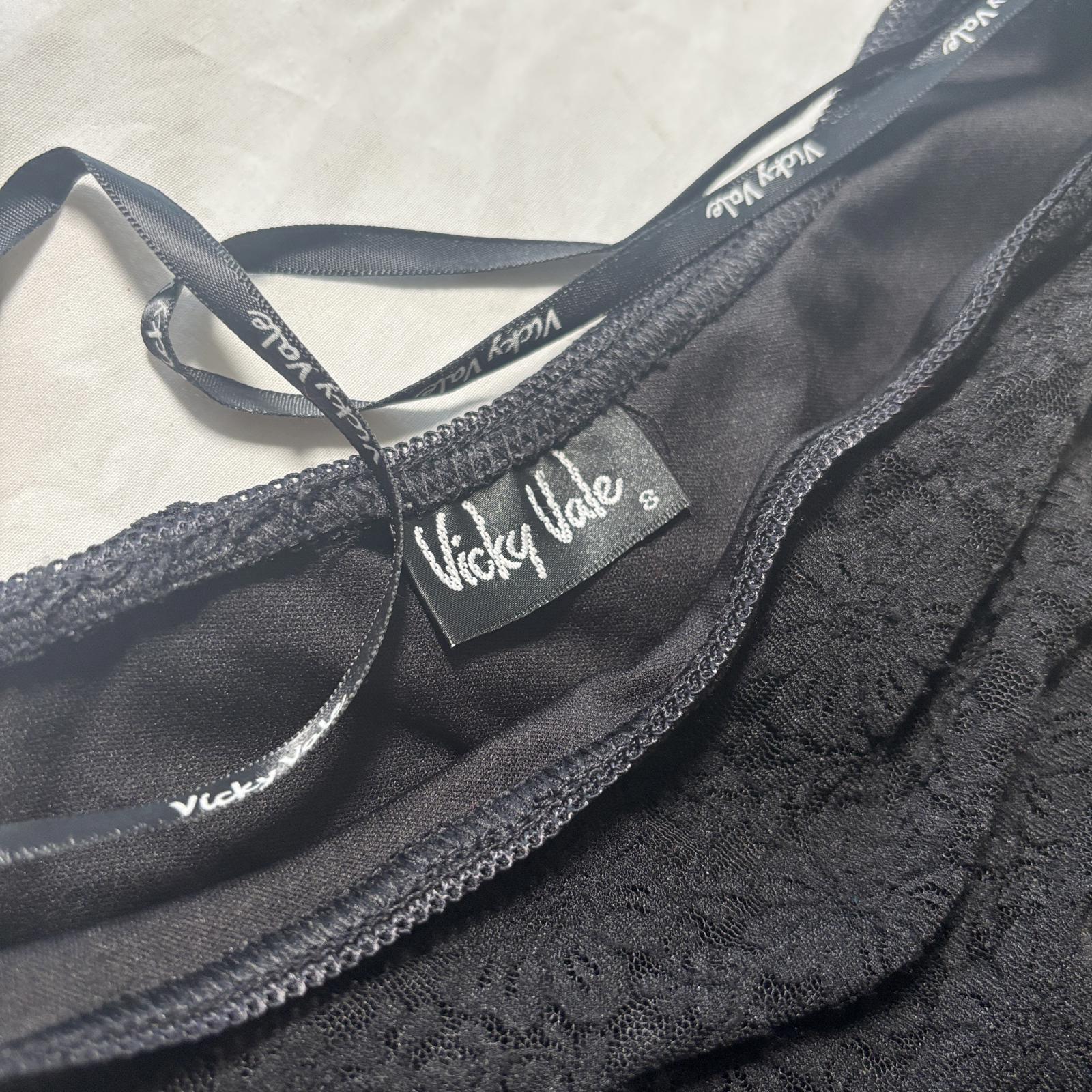 Vicky Vale Black Pleated Layered Skirt Size 8 Vintage Y2K Goth Summer