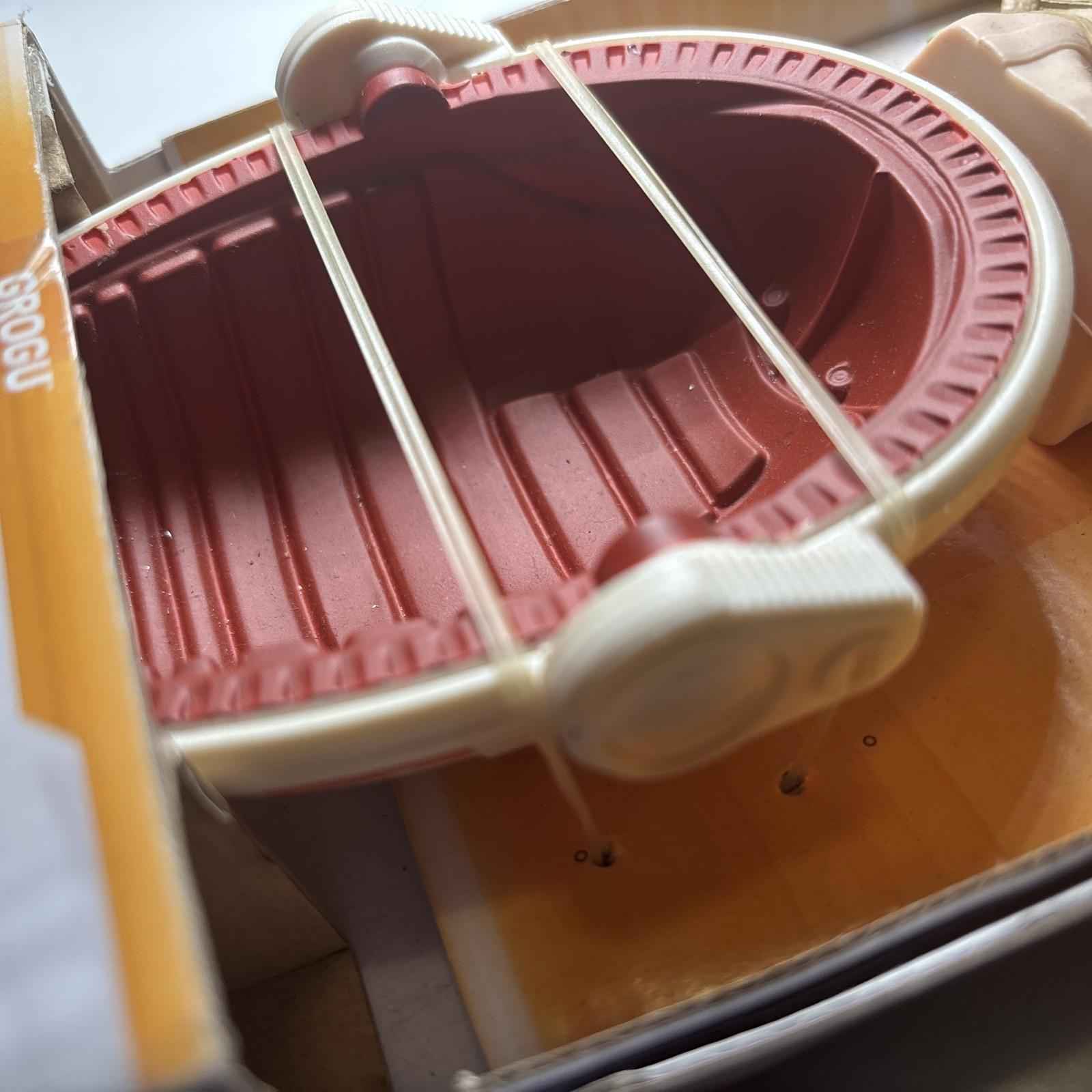 Hasbro Star Wars Grogu Baby Yoda Action Figure in Pod F4050 Disney 2022 Hasbro