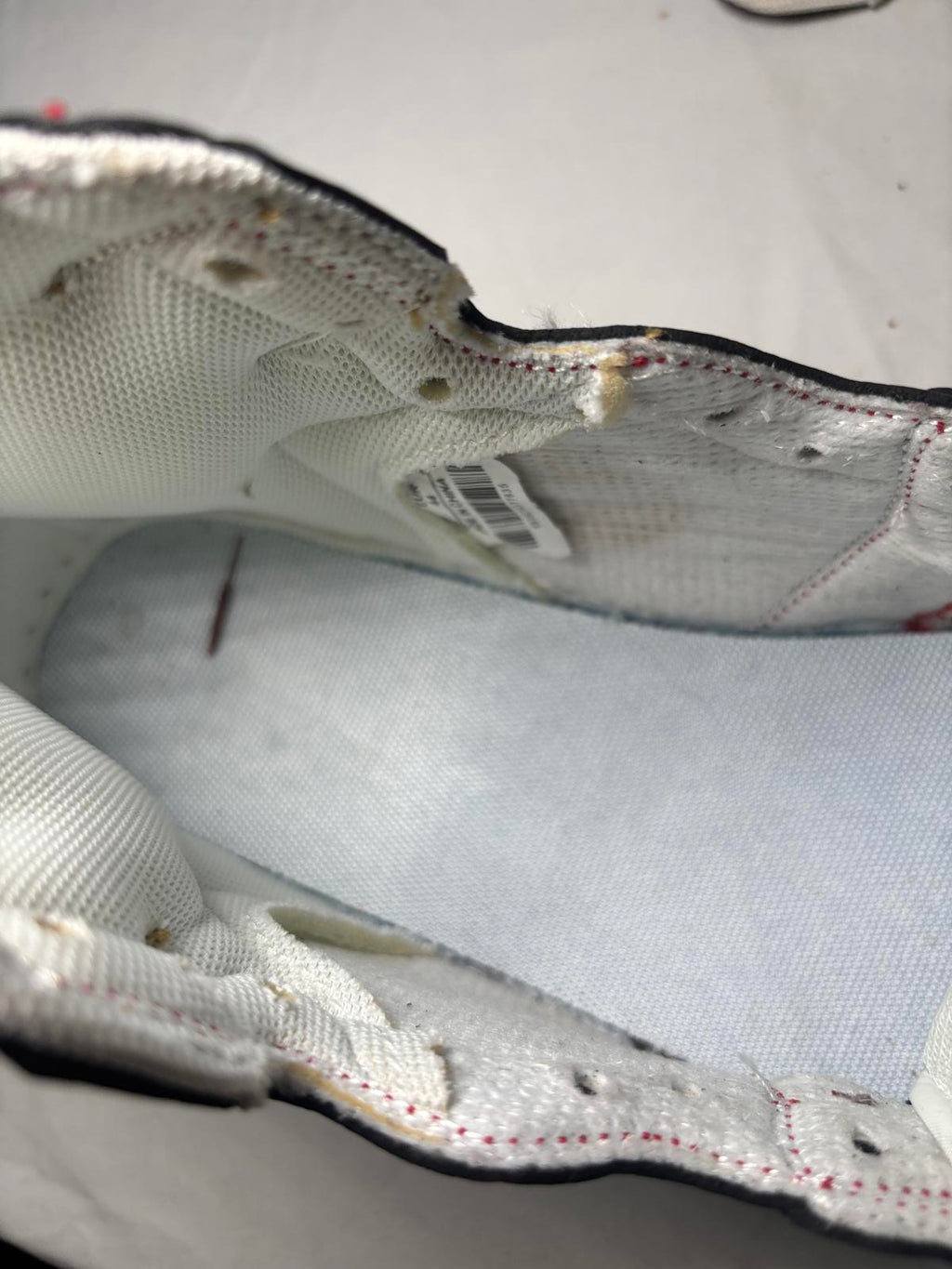 Brisbane Lions Men's Sneakers Size 10 Maroon Yellow Sportswear