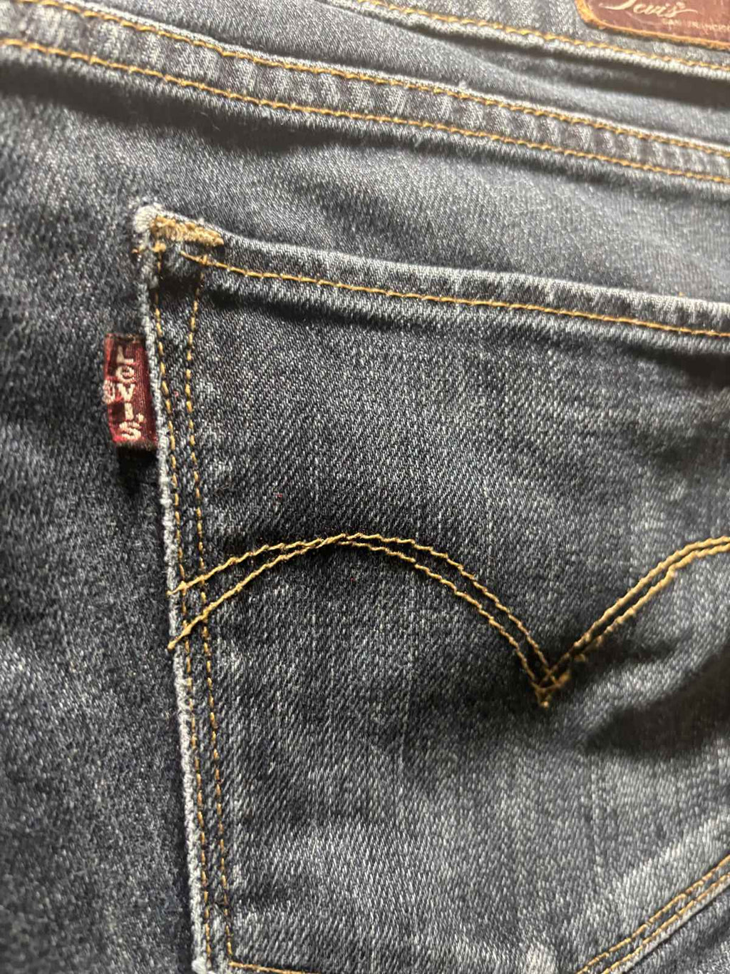 Levi's Men's Jeans Size Waist 43 cm, Inner Leg 84 cm, Length 106 cm