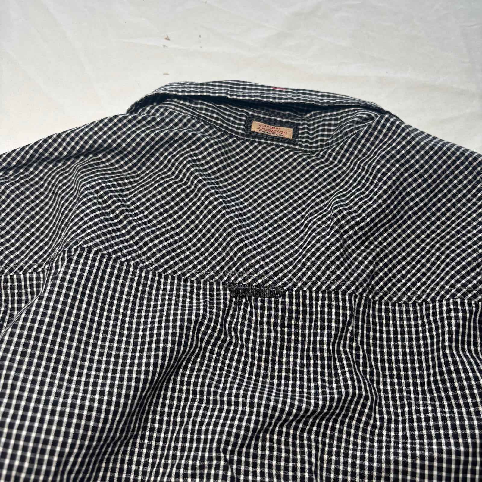 Industrie Clothing Large Men's Checker Short Sleeve Button-Up Shirt