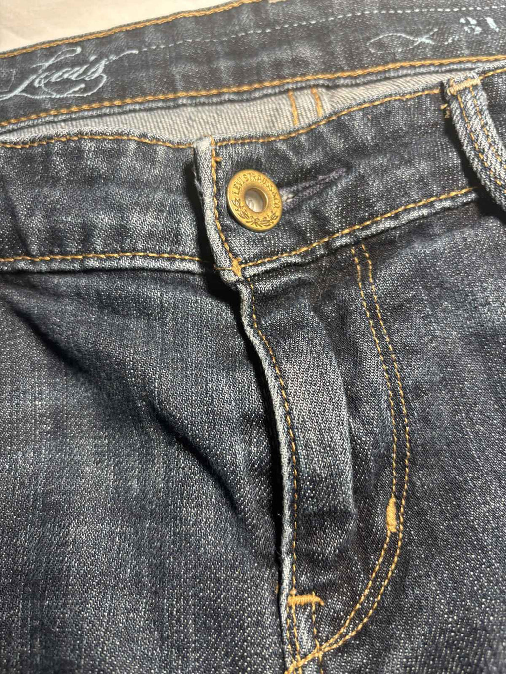 Levi's Men's Jeans Size Waist 43 cm, Inner Leg 84 cm, Length 106 cm