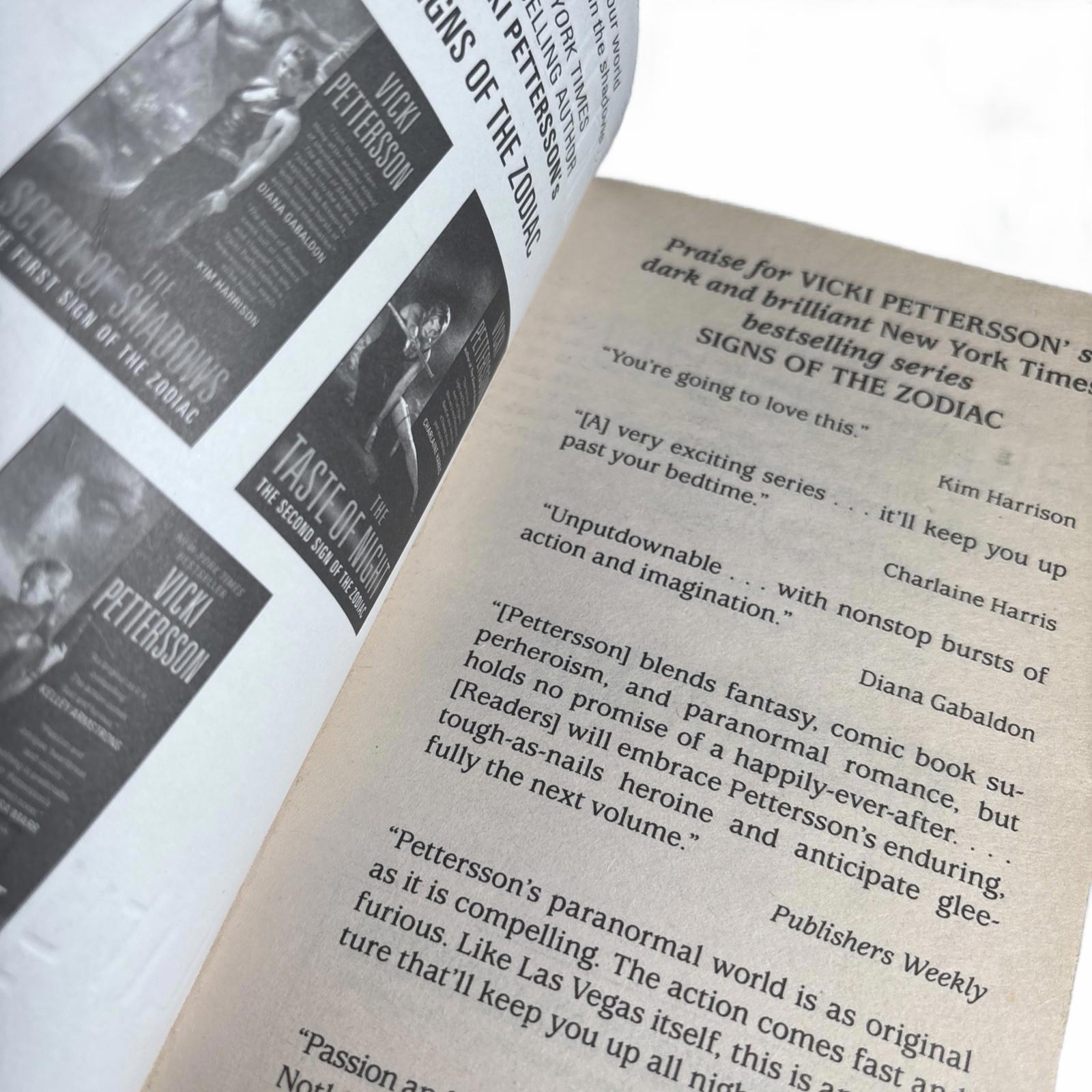 Vicki Pettersson City of Souls Fourth Sign of the Zodiac Sin City Strange Malady - Come Sell Nearly Anything