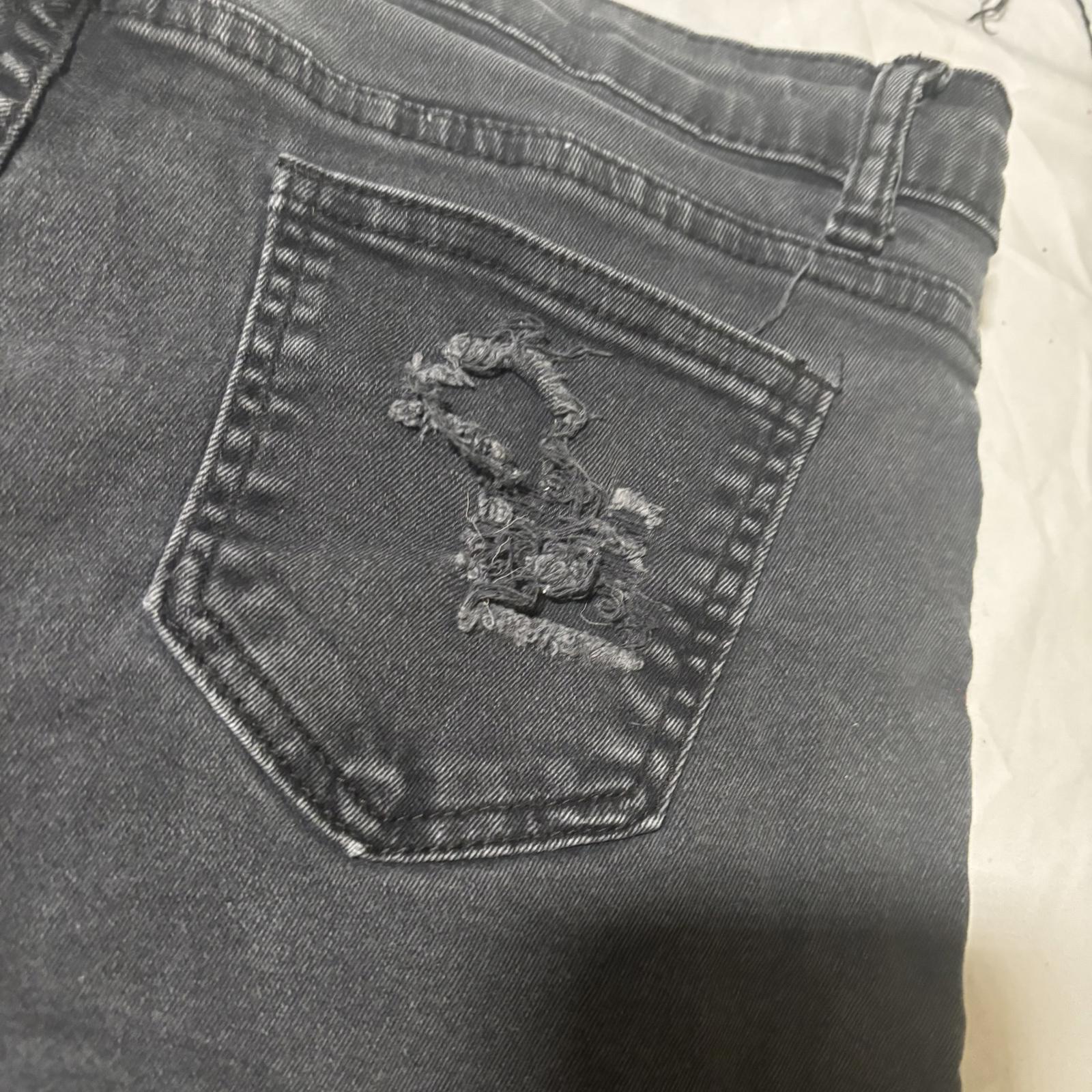 Minx & Moss Women's Denim Shorts Size Waist 36 cm - Come Sell Nearly Anything