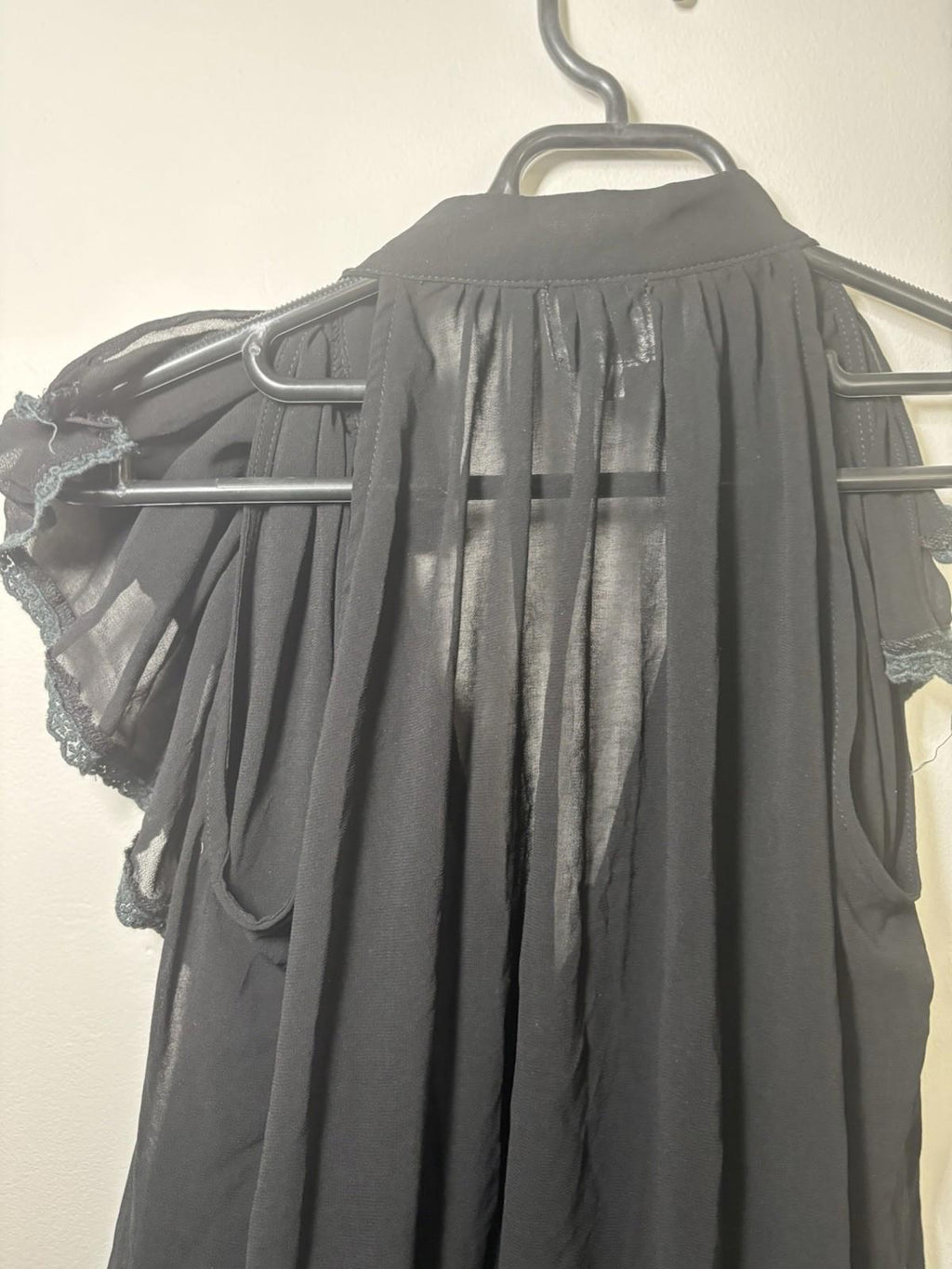 Ladies Top  Design Spicy sugar  Size 10  Colour Black No Sleeves Frill Neck - Come Sell Nearly Anything