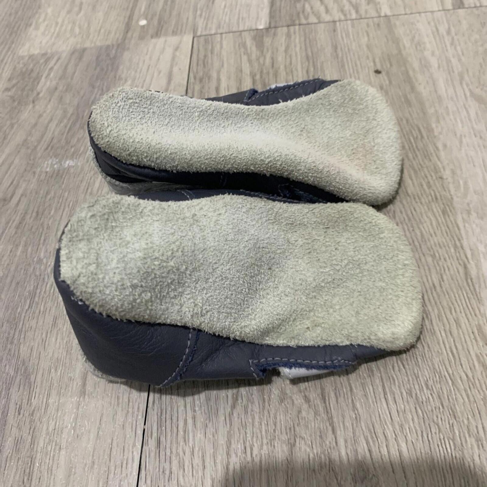 Bobux baby boy size 6 Months blue Grey soft sole pre-walker shoes, GUC.